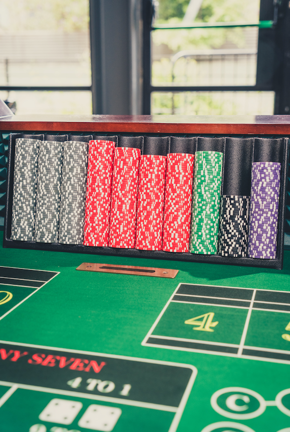 The Man Cave Project Luxury Craps Table, Mahogany Effect Dark Wood with Green Baize Cloth Surface, Chip Holder and Faux Leather Ar...