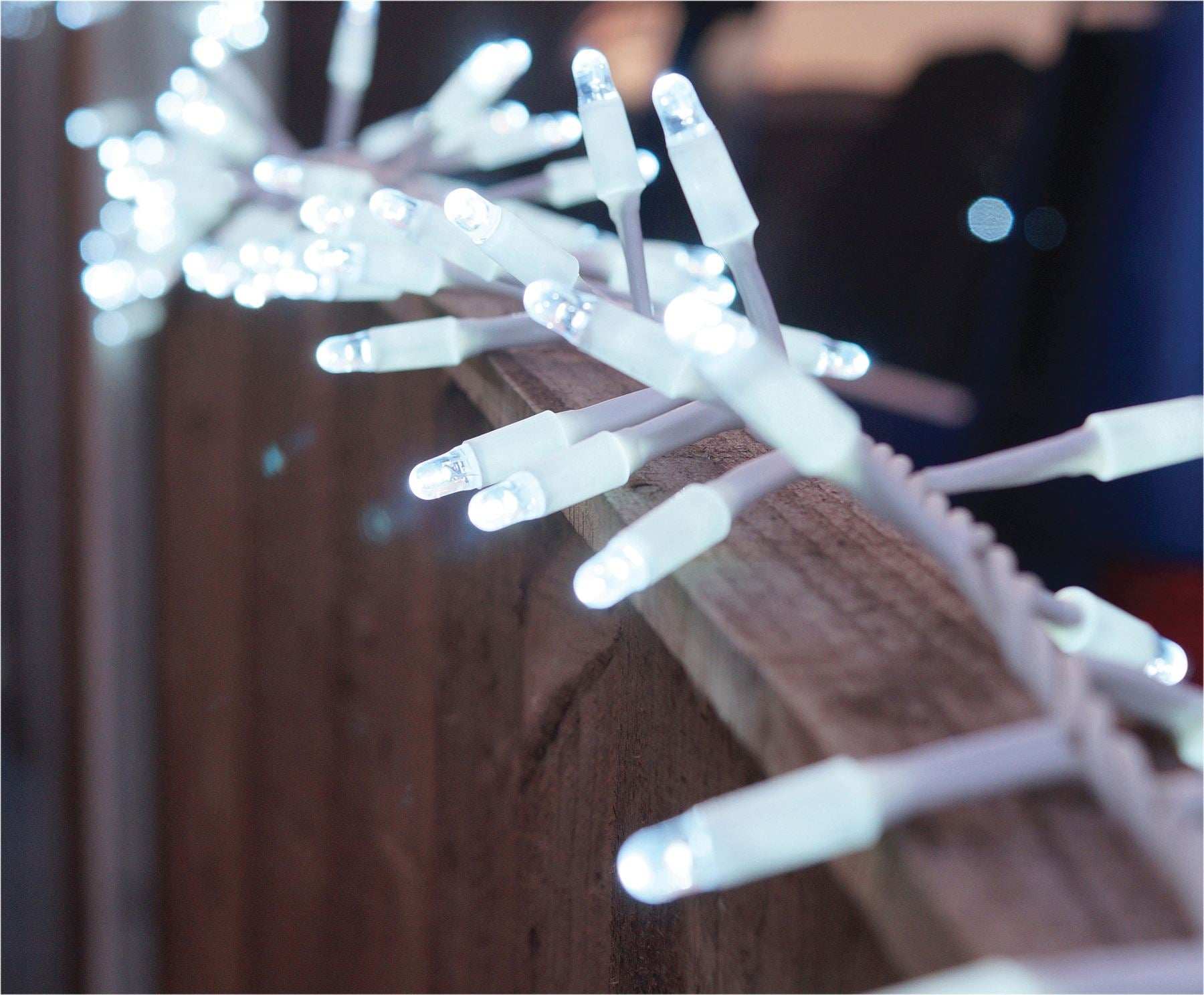 5m Easy-Connect Cool White 250 LED Cluster String Lights With Interconnectable White Rubber Cable