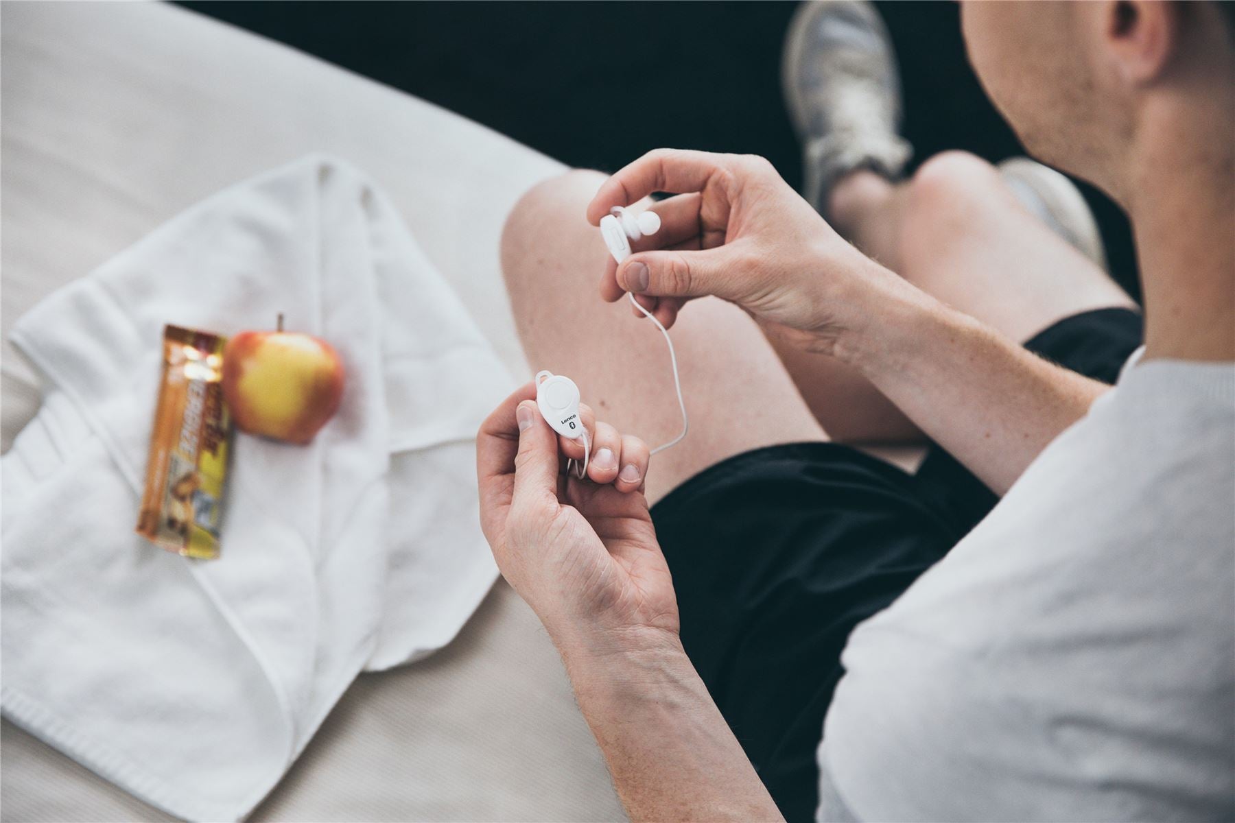 Lenco Sports Bluetooth® | Rechargable In-Ear Earphones | White