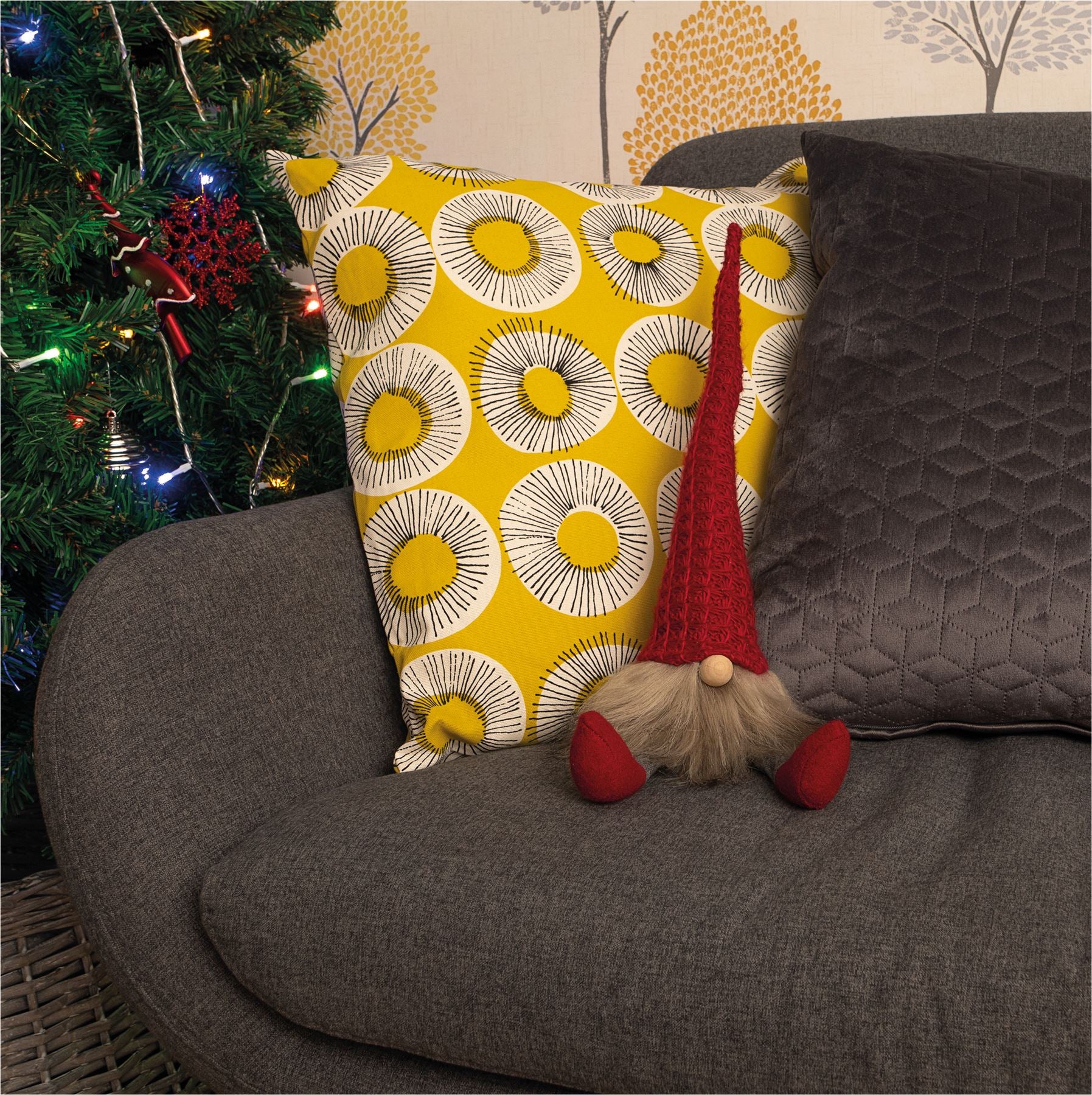 Knitted "Sven" Christmas Sitting Gonk Decoration Nordic Gnome Elf Festive Ornament with Wooden Nose - Red