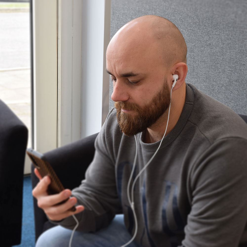 Av:link White USB TYPE C Earphones In-Ear Headphones for Mobile Devices