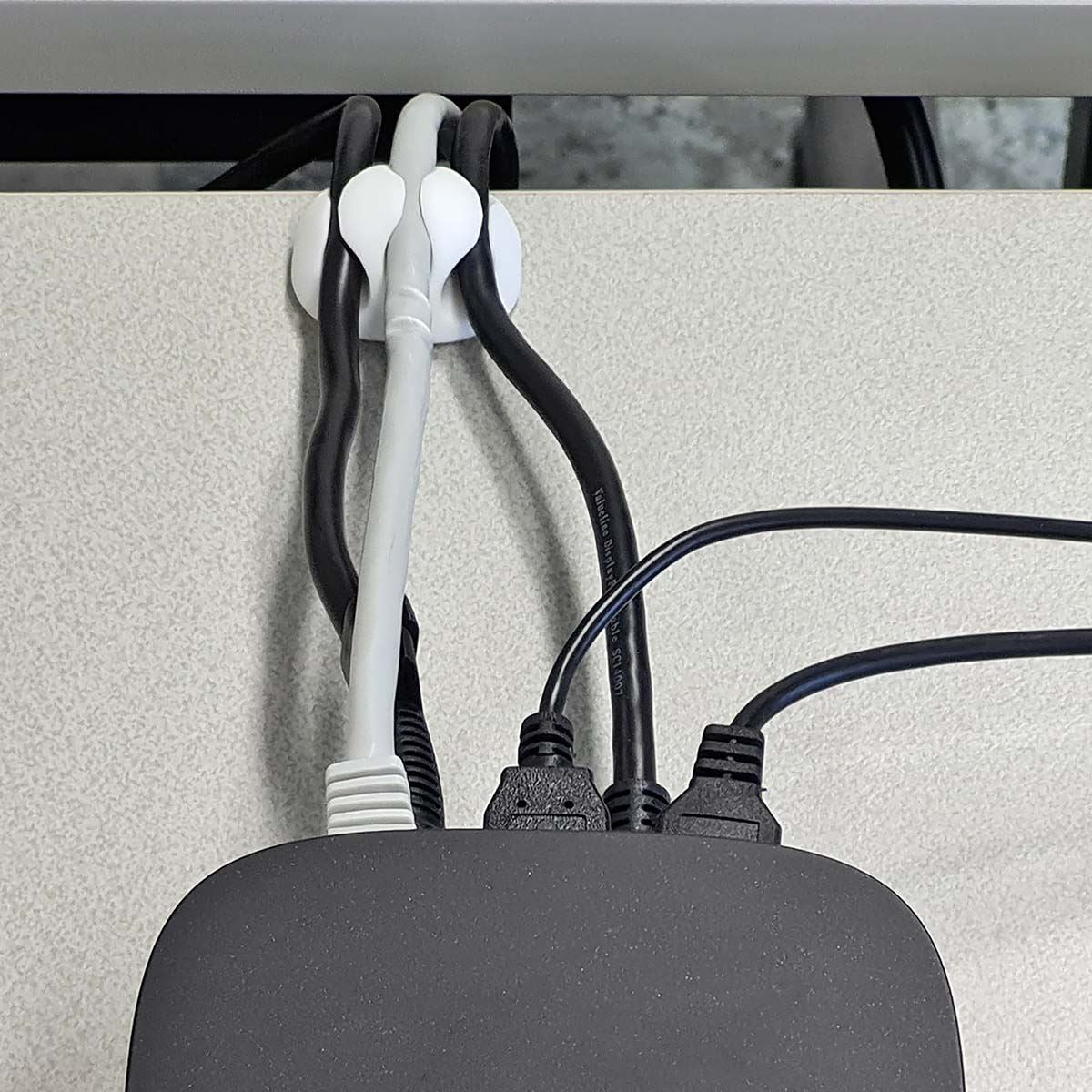 Nedis Cable Management | Cable Clip | Click and Go | 4 pcs | Number of slots: 3 Slots | Maximum cable thickness: 5.3 mm | TPE | White