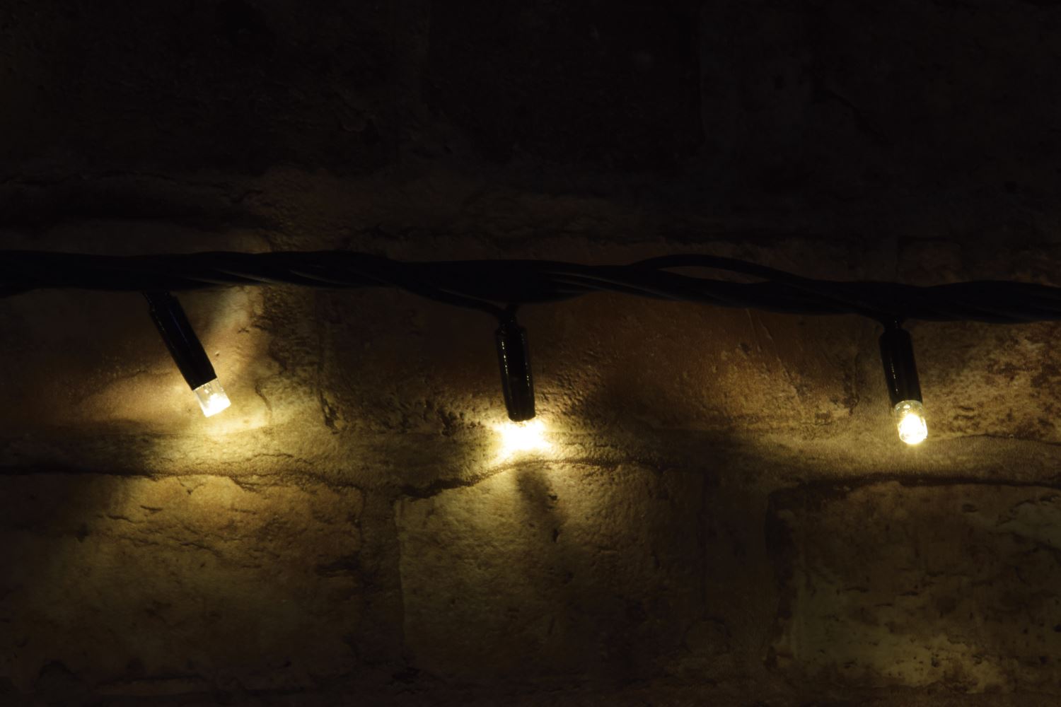 Lyyt 180 LED 18m Lyyt-Link Heavy Duty LED String Lights [Linkable] with controller - Warm White