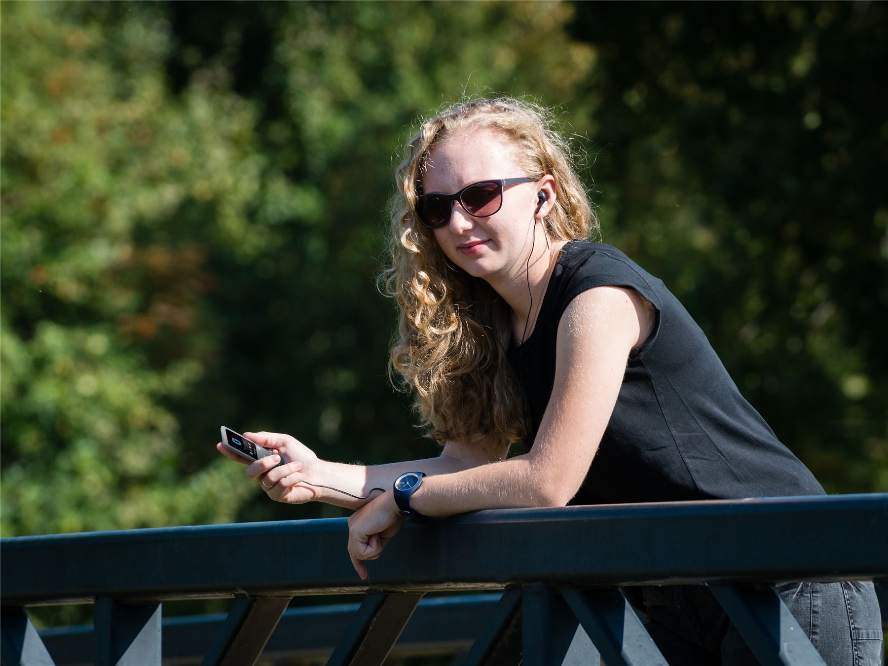 Lenco MP3/MP4 Player | Bluetooth® | 8GB | Micro SD Card Expansion | Grey