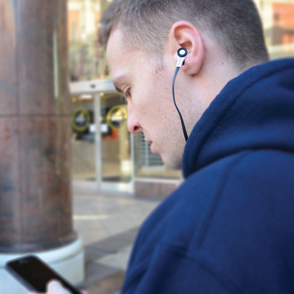 Av:link  Rubber Earphones with Mic Black & White