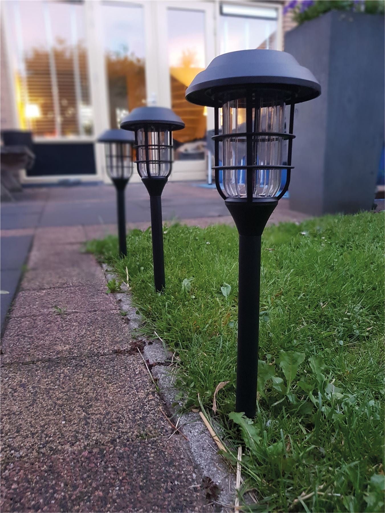 Solar Powered Garden Pathway Stake Lights Set of 4 Dusk to Dawn Sensor Lamp