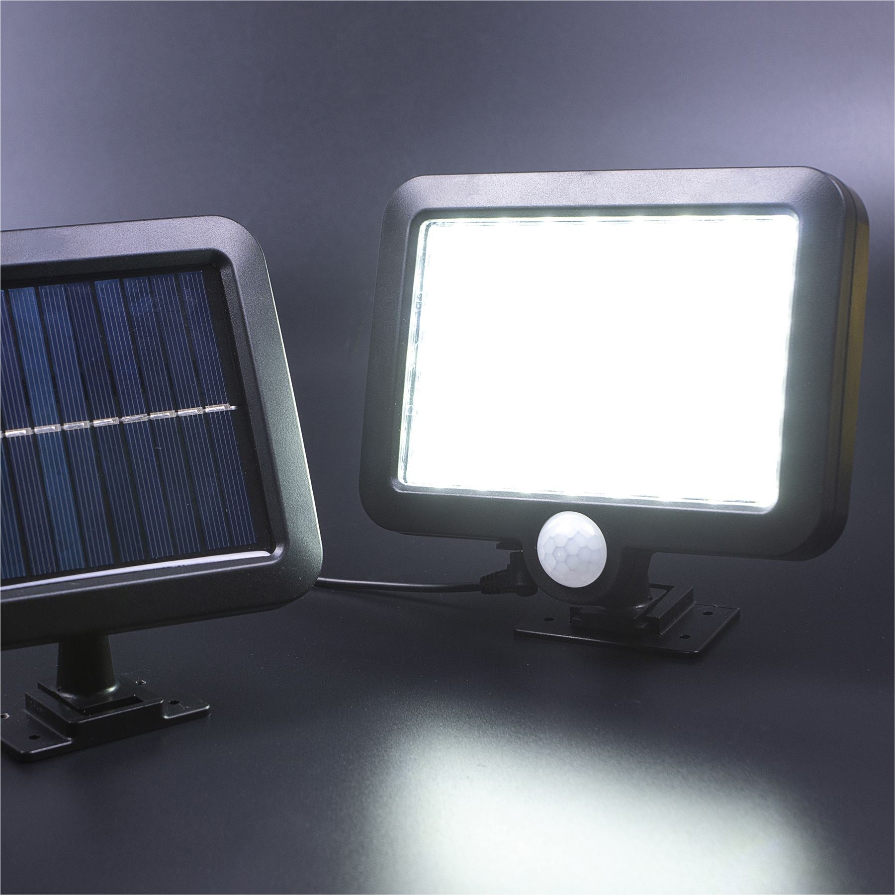 Solar Powered PIR Motion Sensor Security Light Outdoor 56 LED Split Design