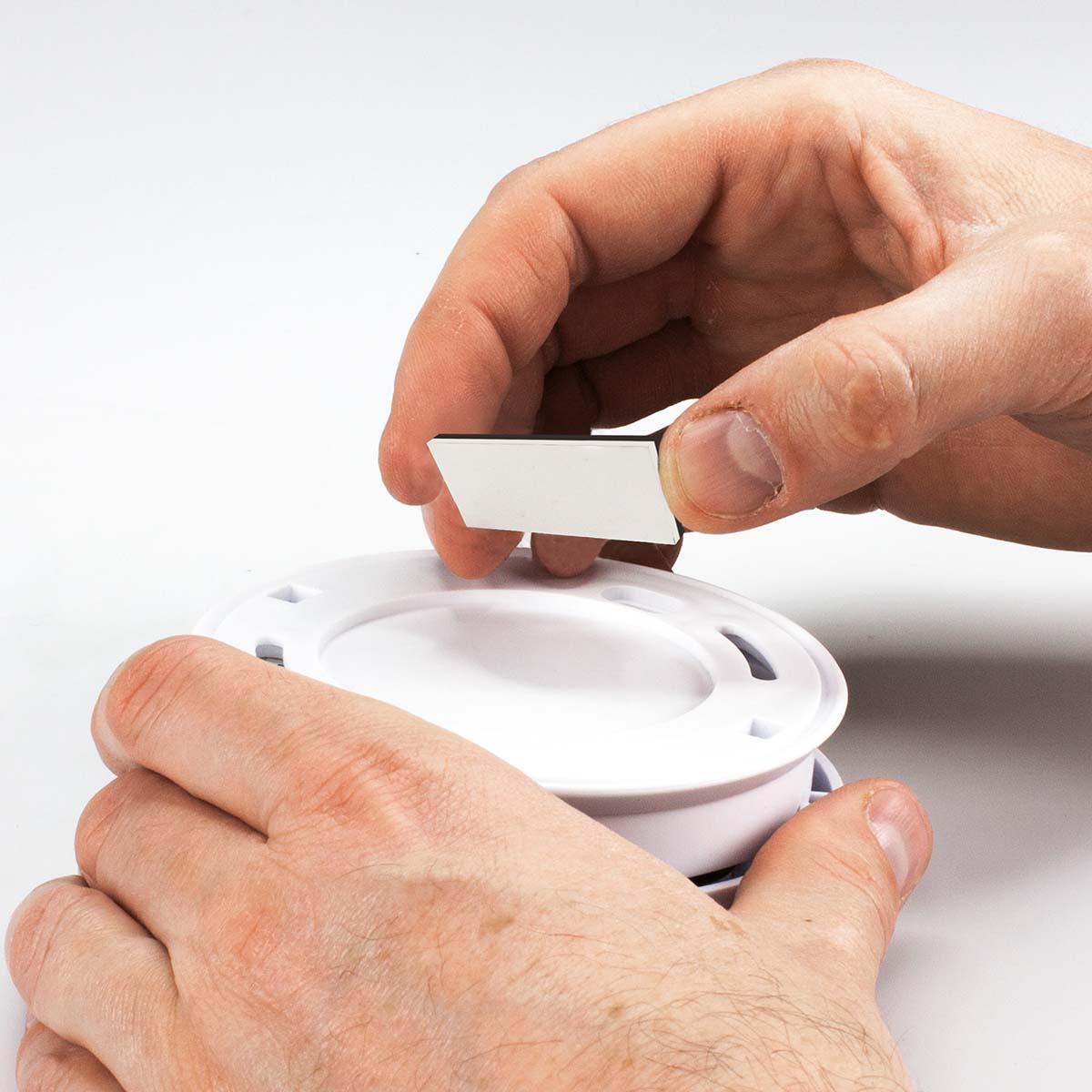 Alecto Magnetic Smoke Detector Mount Magnetic Adhesive Pads For Smoke / Heat / CO2 Alarms Ø 60mm - Fast & Safe Mounting