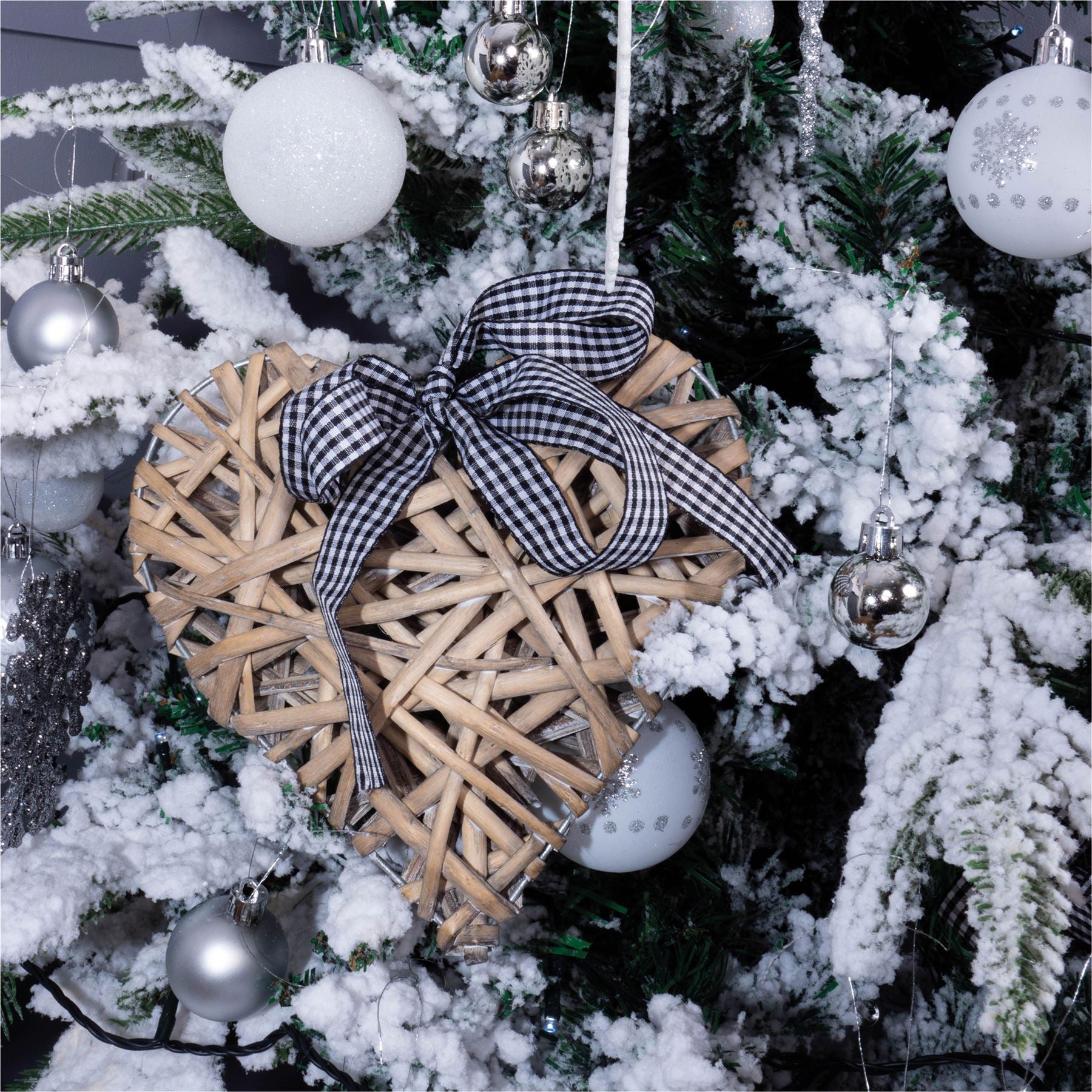 Woven Wicker Christmas Heart Rustic Hanging Decoration Light Grey