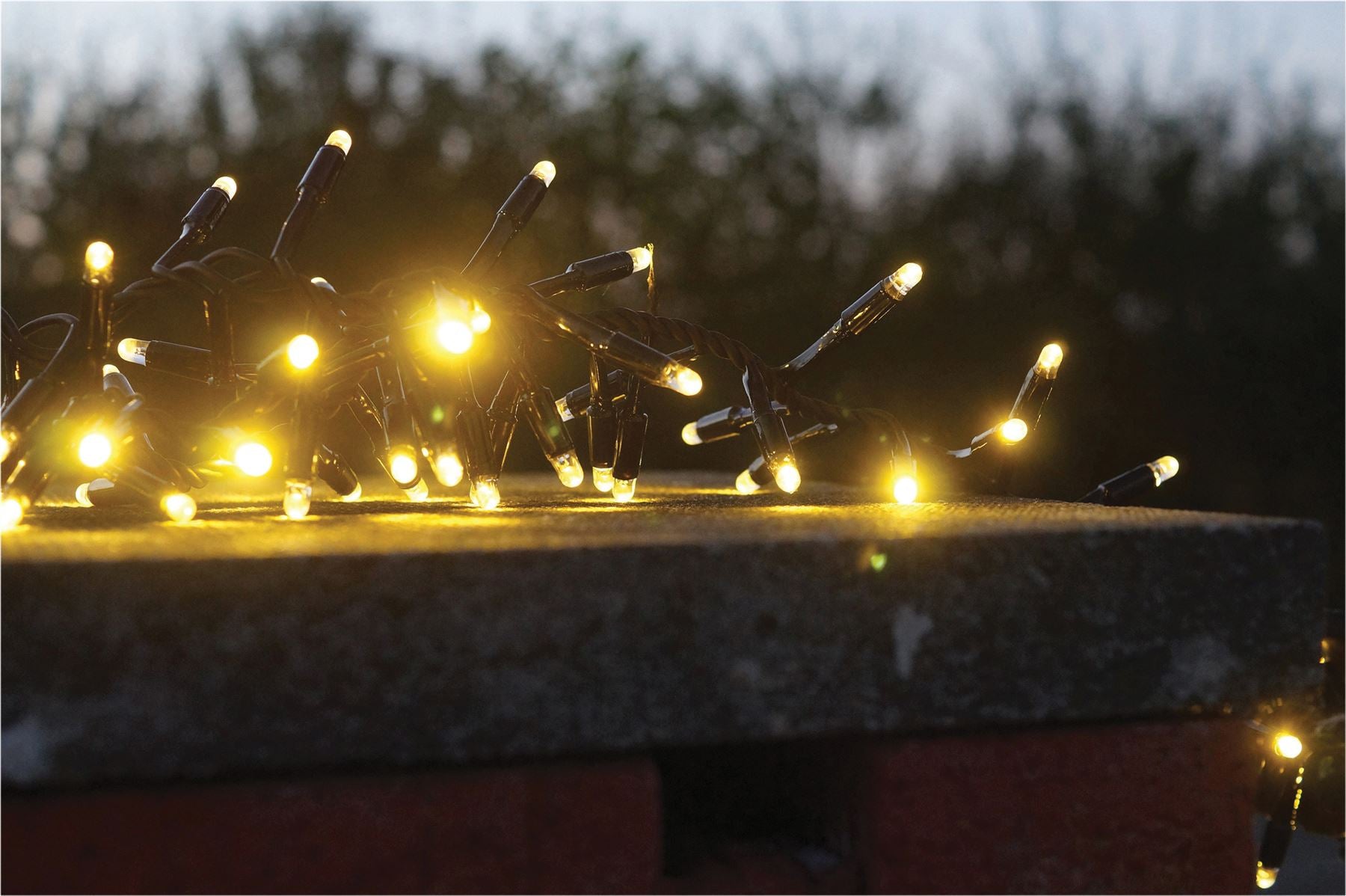 5m Easy-Connect Warm White 250 LED Cluster String Lights With Interconnectable Black Rubber Cable