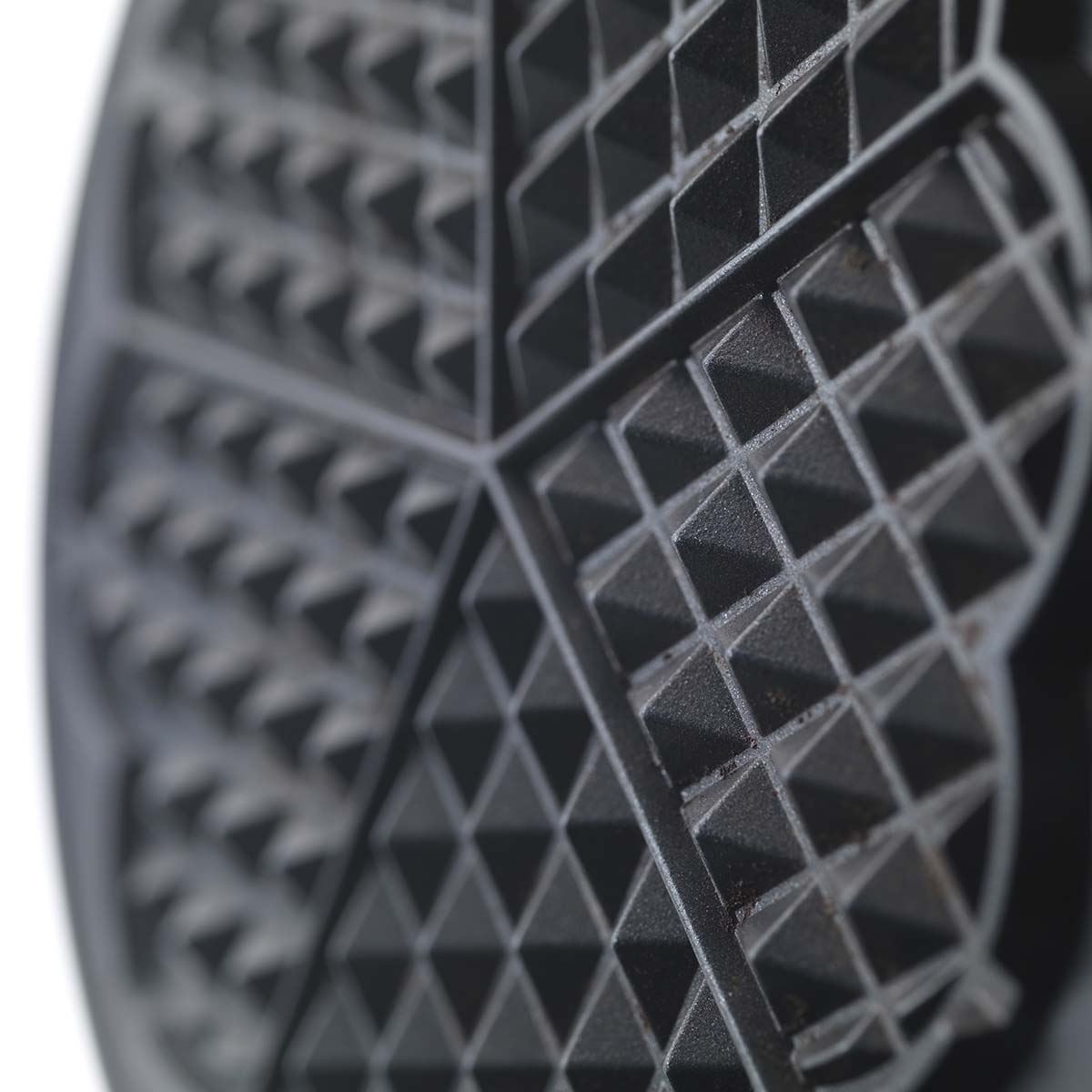 Trebs Waffle Maker Iron, Single Heart Shape Waffle Machine with Non Stick Plates & Adjustable Temperature Control, 1000W - White