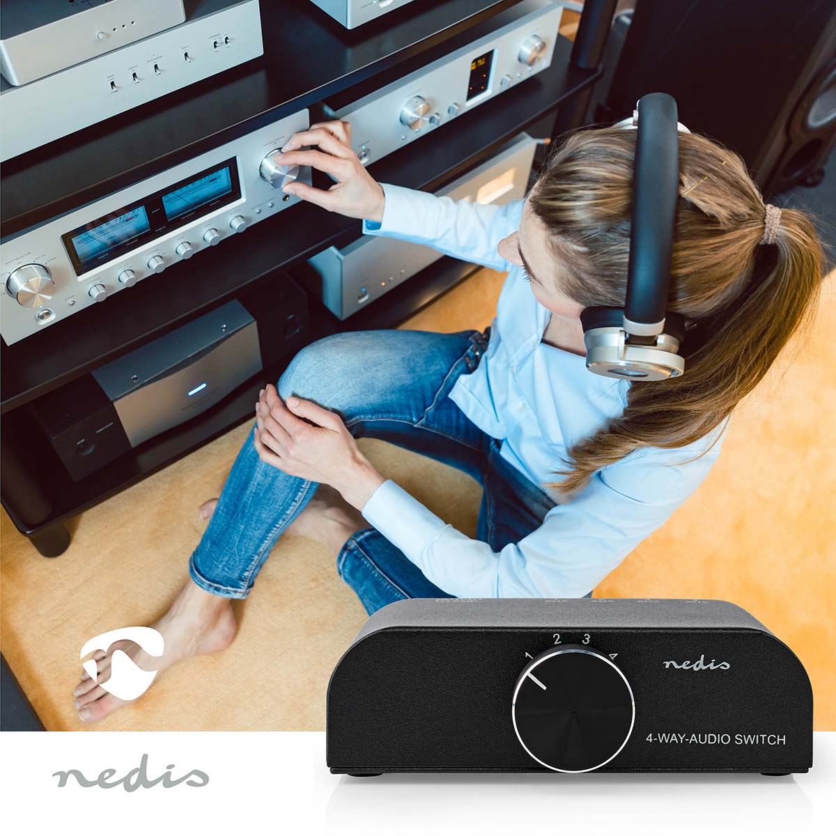 Nedis Analogue Audio Switch | 4 port(s) | Connection input: 1x 3.5 mm Audio Input / 3x (2x RCA Female) to Connection output: 1x (2x RCA Female) | Manual | Metal | Anthracite