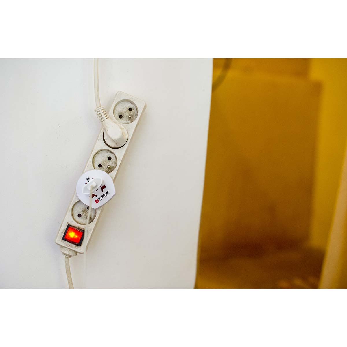 Skross Travel Adapter World-to-Europe Earthed