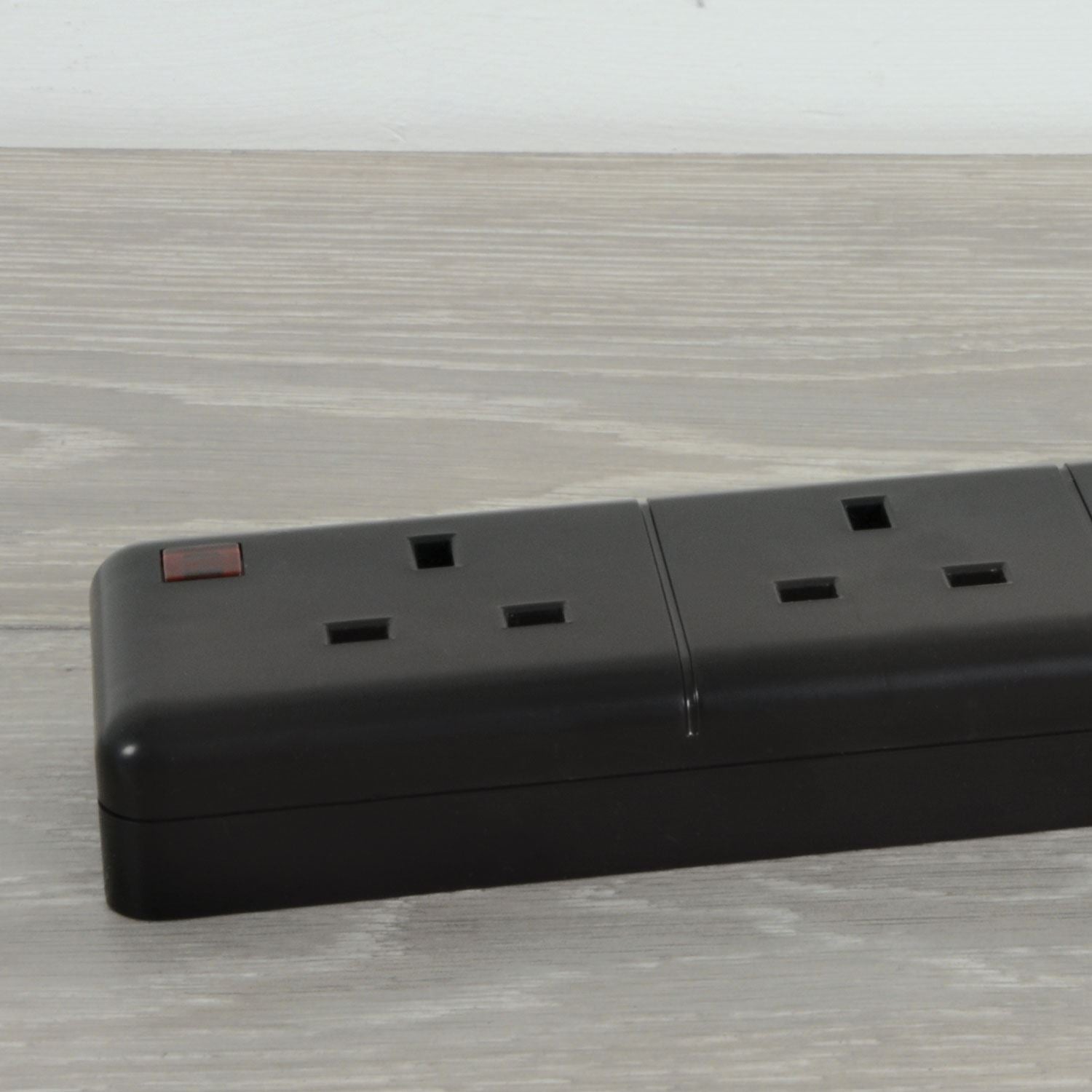 Mercury 6 Gang Rewirable Neon Power Indicator Trailing Socket - Black