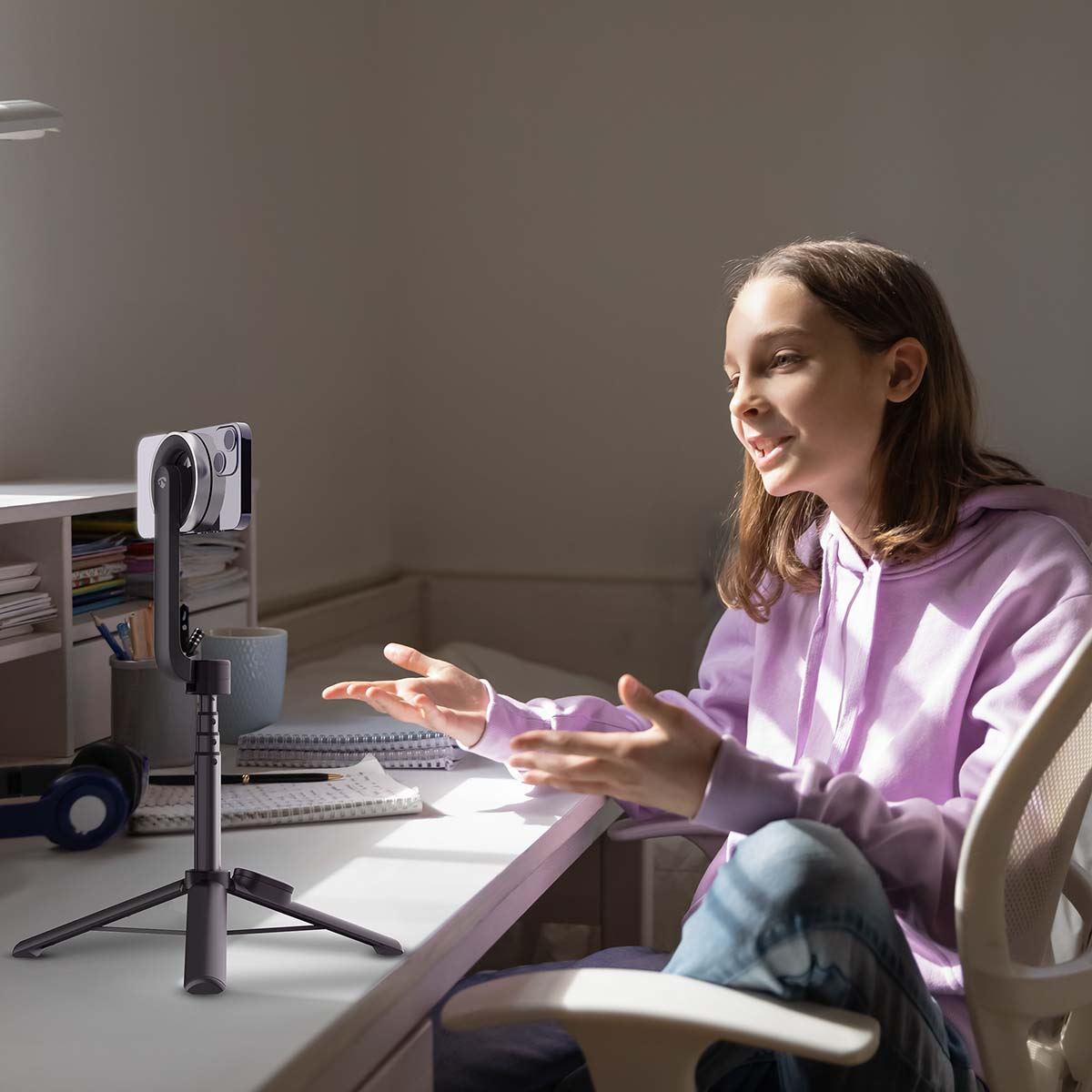 Nedis Bluetooth® Selfie Stick | Bluetooth® version: 5.0 | Maximum screen size: 7 " | Folded lenght: 17 cm | Unfolded length: 61 cm | Maximum weight capacity: 1000 g | Battery Powered