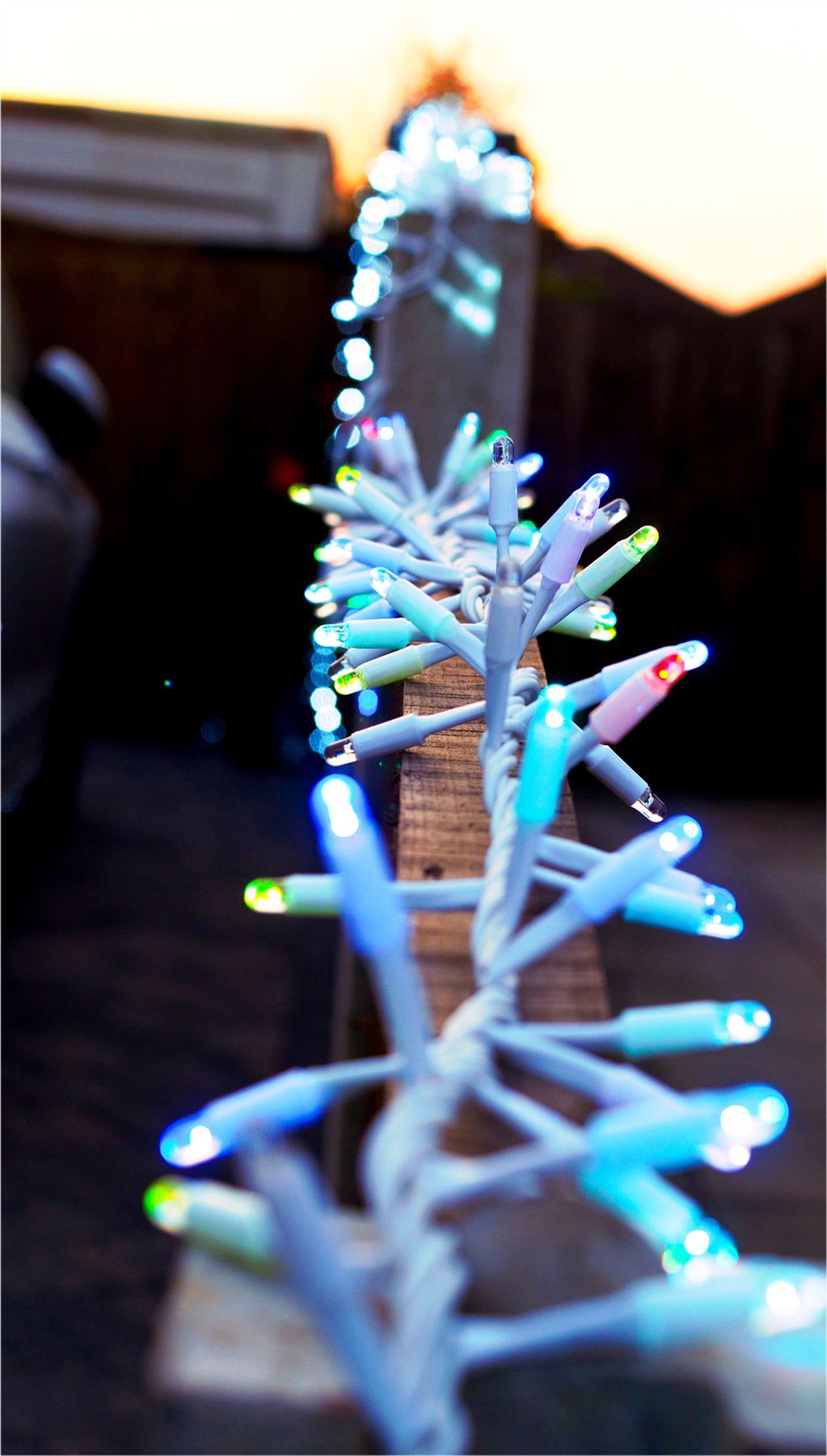 5m Easy-Connect RGB Colour Changing 250 LED Cluster String Lights With Interconnectable White Rubber Cable