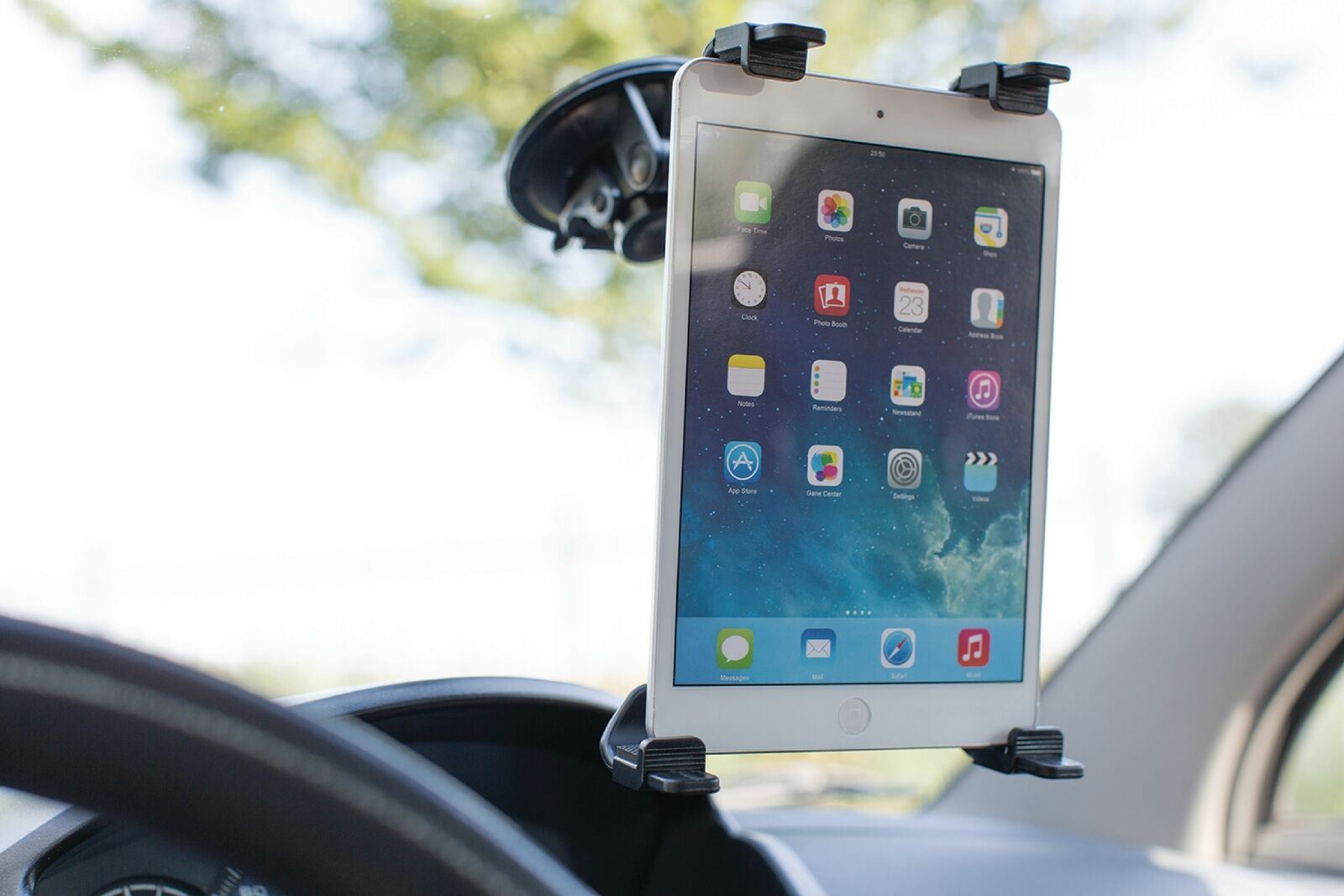 Nedis Tablet Car Mount | Maximum screen size compatibility: 12 " | In-Car Window and Headrest | Adjustable