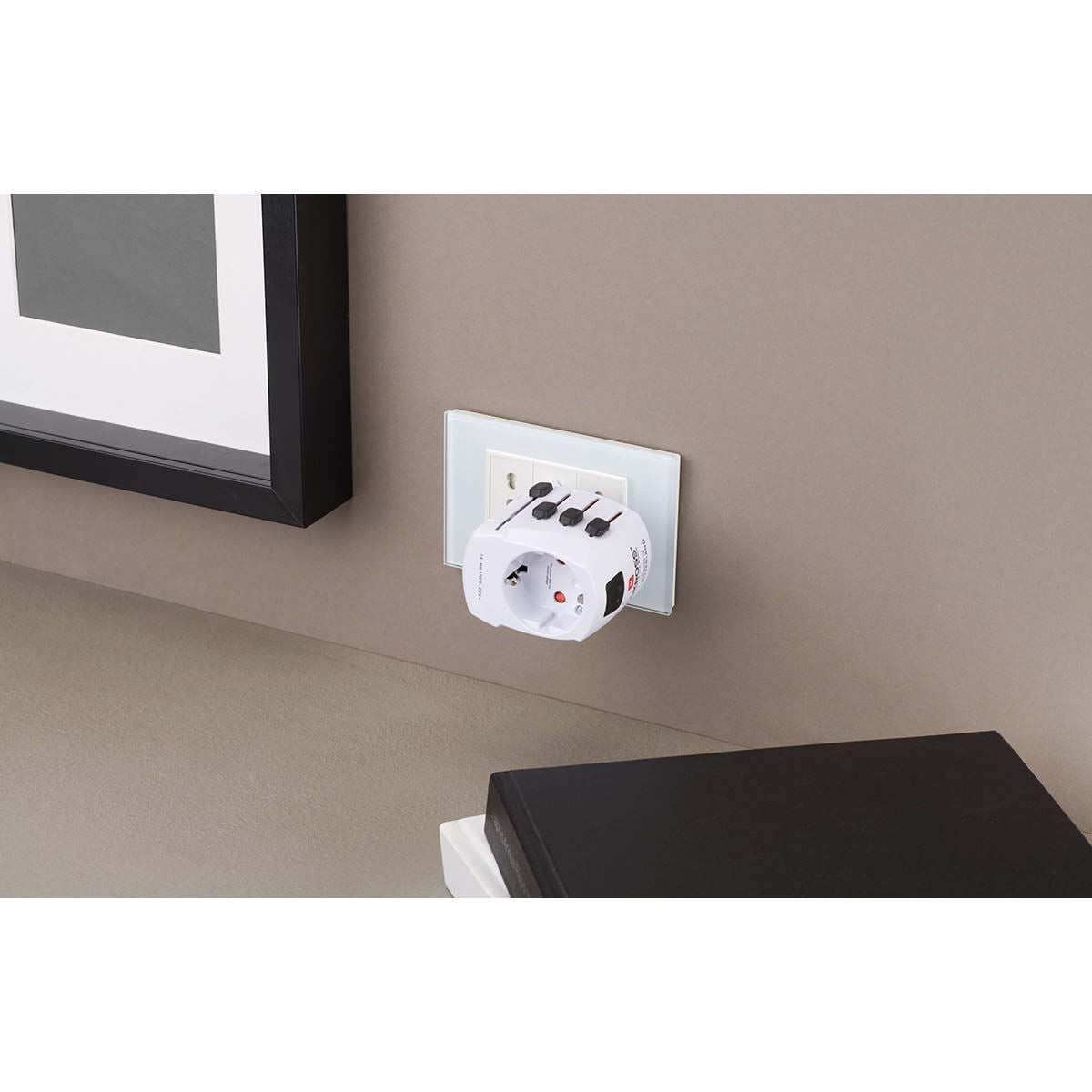 Skross Travel Adapter World PRO Earthed
