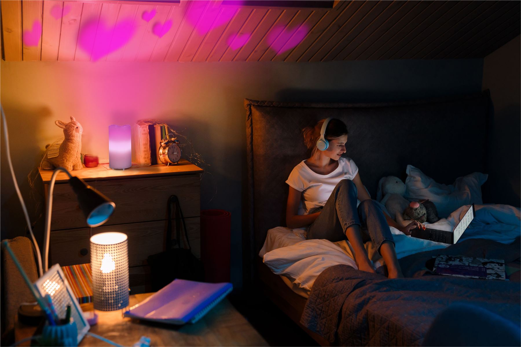 LED Artificial Flameless Candle with Pink Heart Projector Light, Dimmable Brightness and Timer