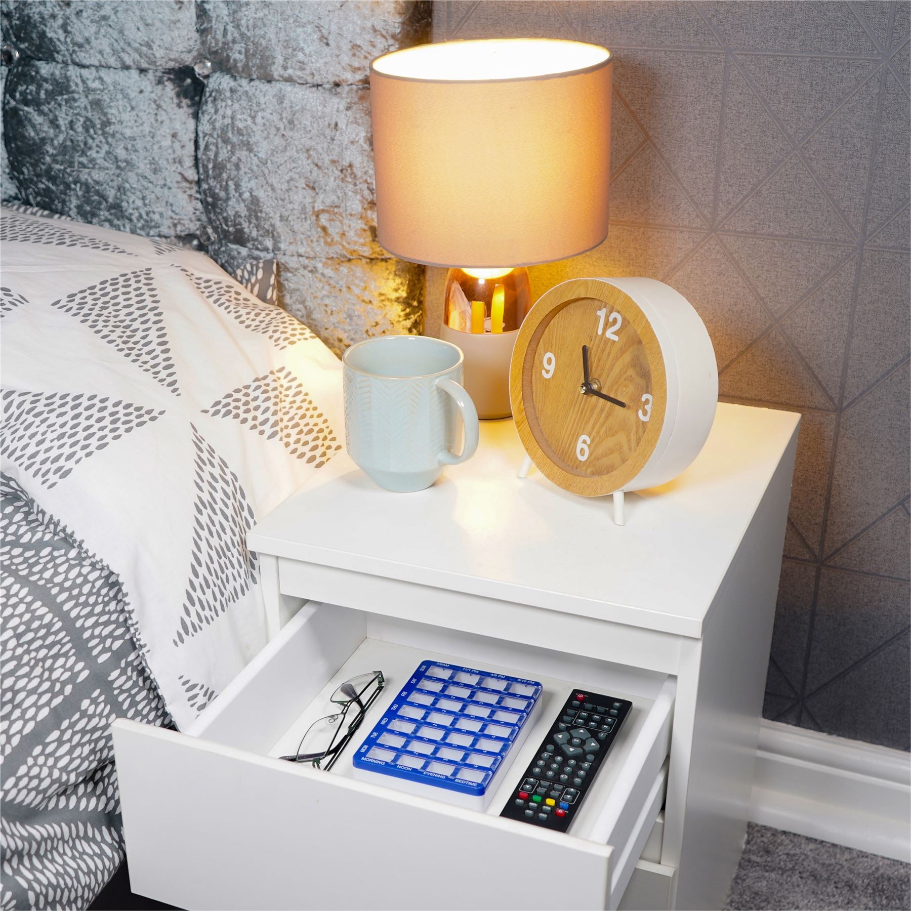 7 Day Weekly 4 Section 28 Compartment Pill Tablet Dispenser Box