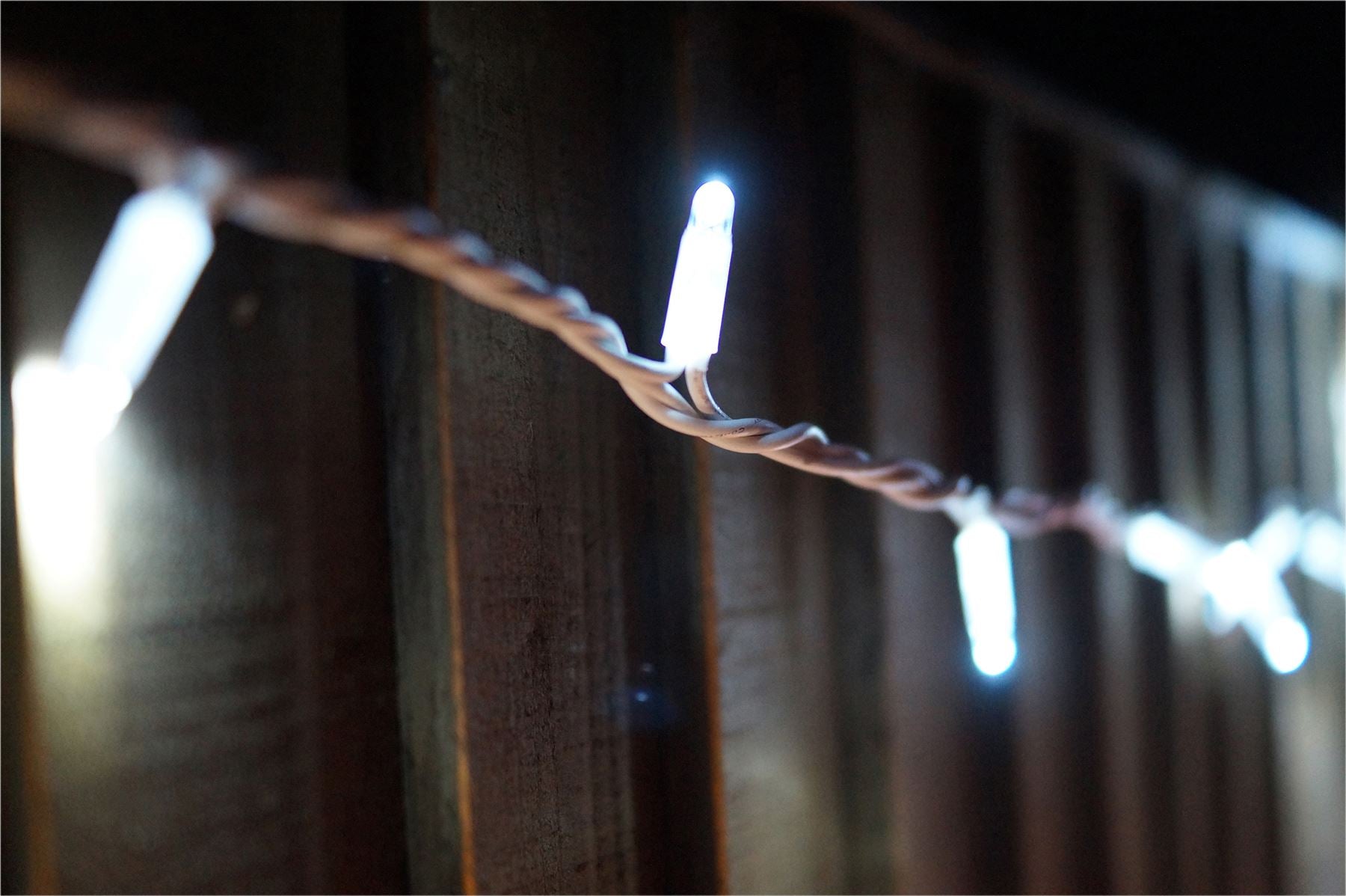 10m Easy-Connect Cool White 80 LED String Lights With Interconnectable White Rubber Cable