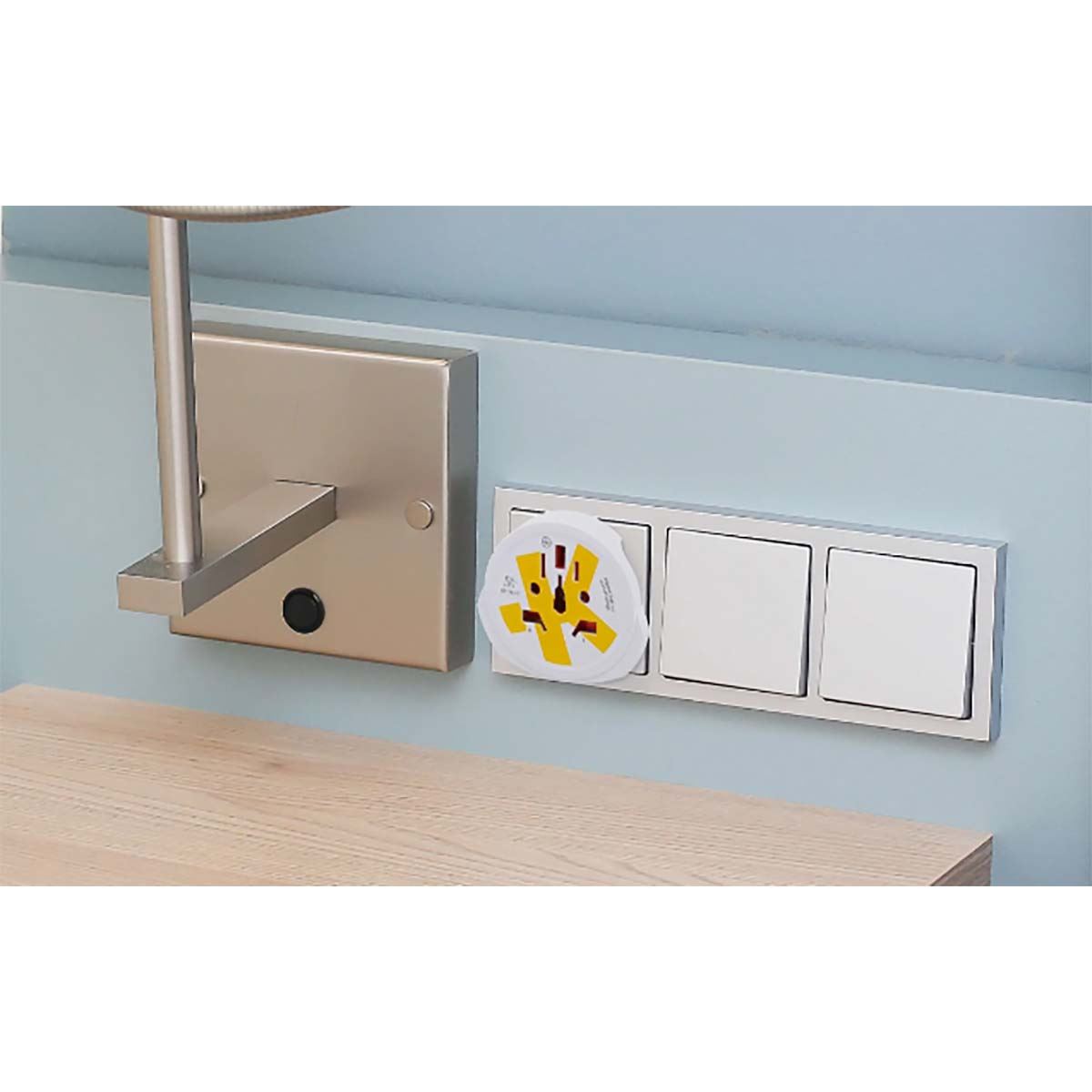 Skross Travel adapter World to Europe for 2- and 3-pole devices from more than 220 destinations