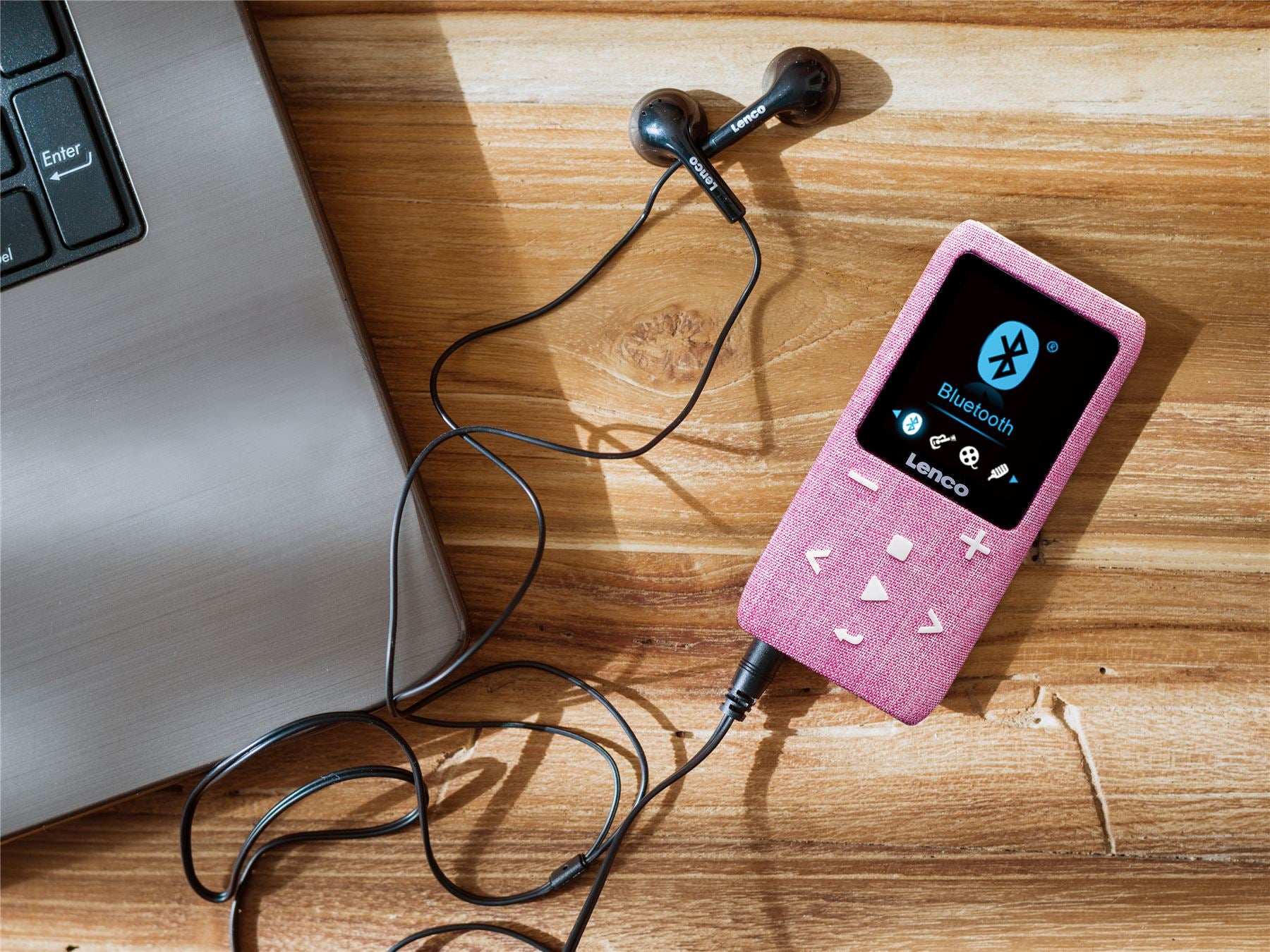 Lenco MP3/MP4 Player | Bluetooth® | 8GB | Micro SD Card Expansion | Pink