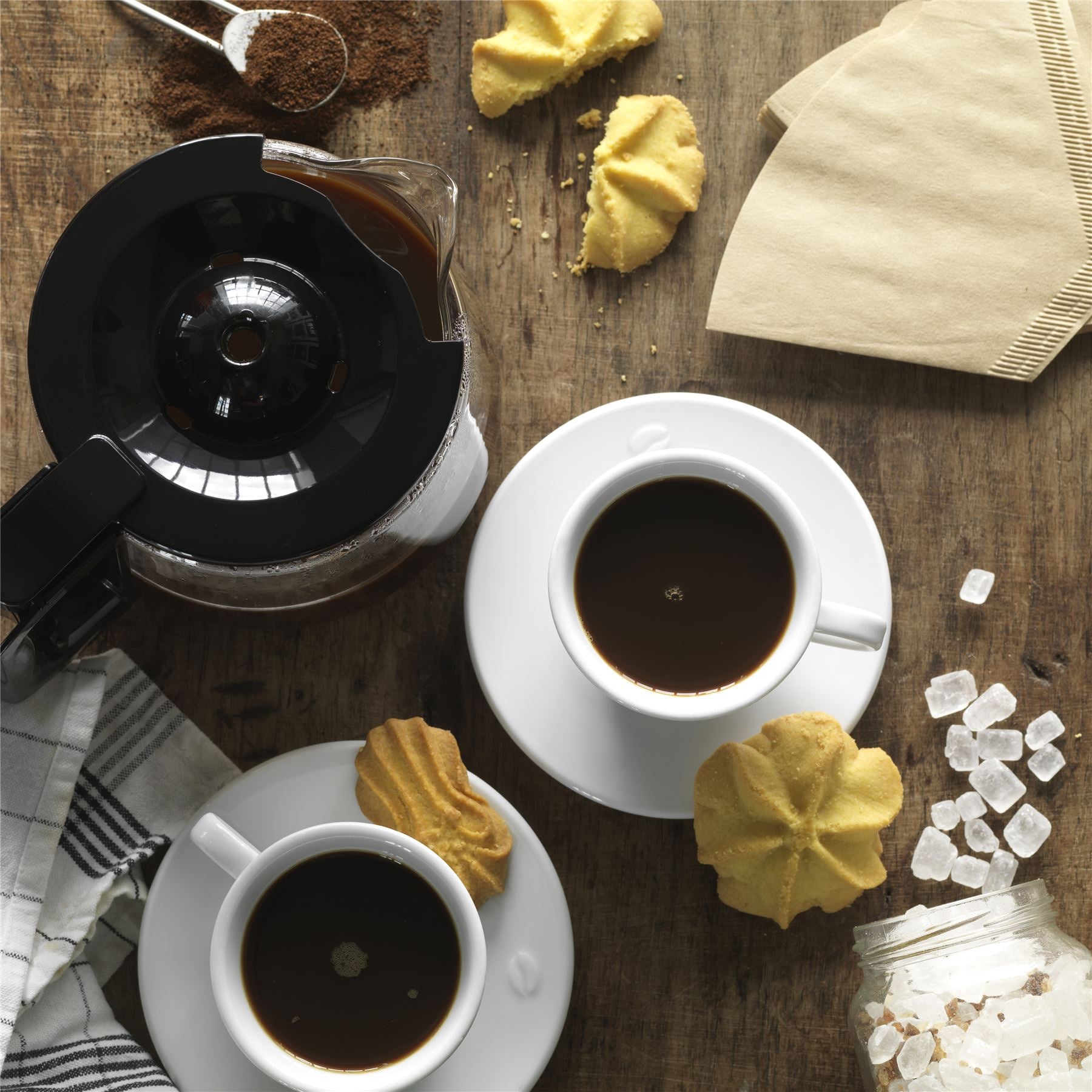 Trebs 1.5L Filter Coffee Machine, 900W Coffee Maker for up to 12 Cups, with Aroma Setting, Automatic Switch-Off, Anti-Drip, Keep Warm Function and Reusable Nylon Filter