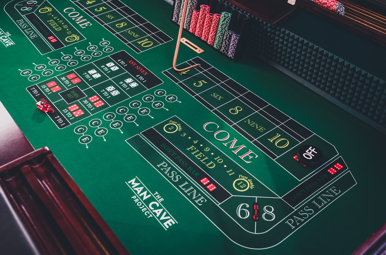 The Man Cave Project Luxury Craps Table, Mahogany Effect Dark Wood with Green Baize Cloth Surface, Chip Holder and Faux Leather Ar...