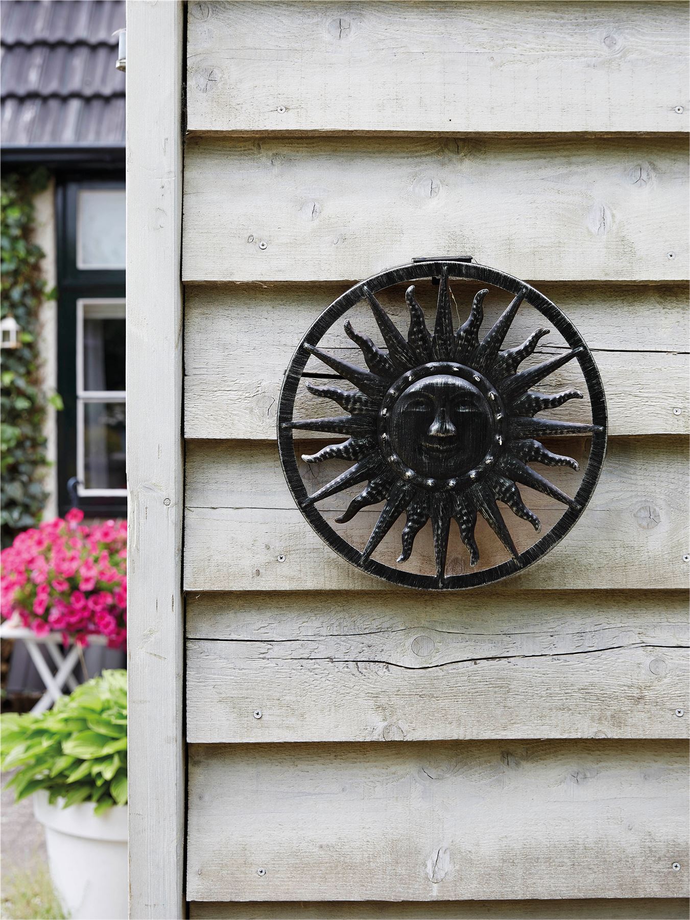 Solar LED Wall Light Smiling Sun Ornament Brushed Silver