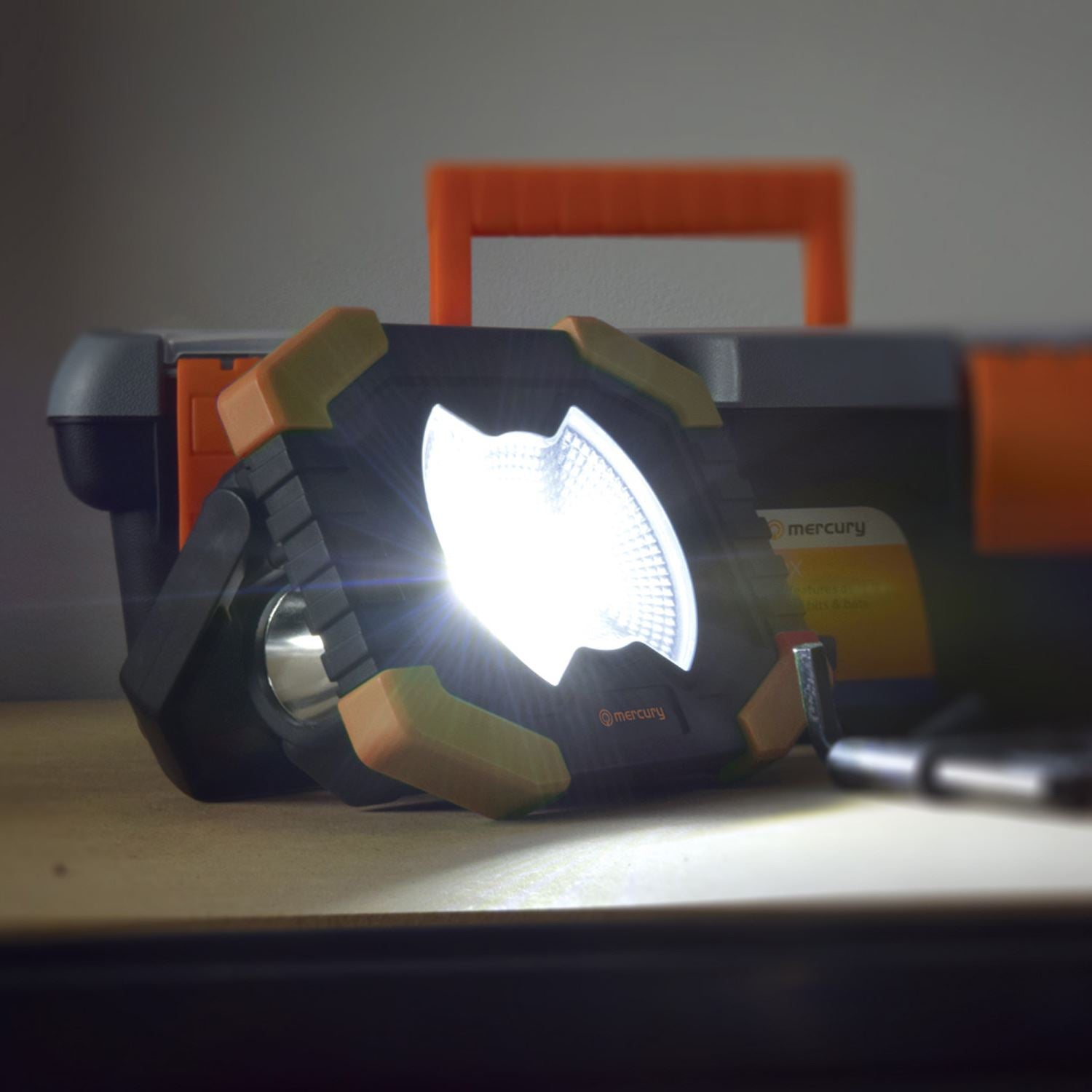 Mercury Compact Portable LED COB Bright Work Light and Torch, 2 in 1, Torch and Flood Work Light