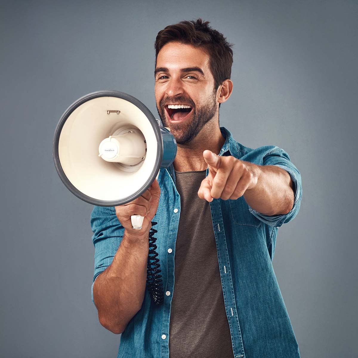 Nedis Professional 25W Super Loud Megaphone with Detachable Handheld Microphone, Built-In Siren, Adjustable Volume and Shoulder Strap