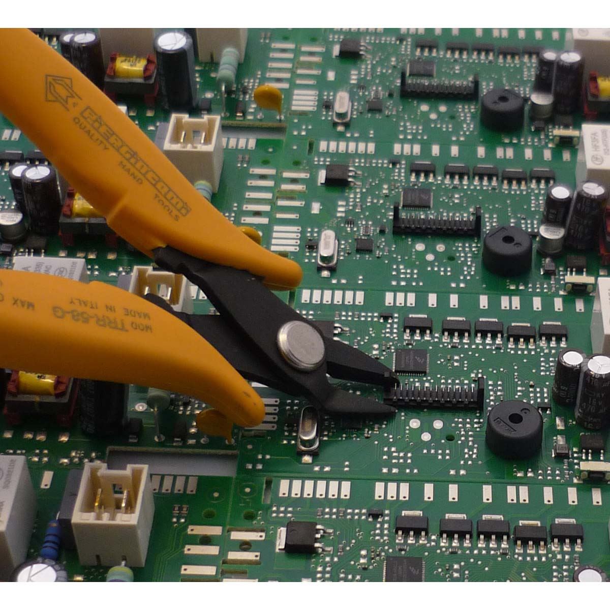 Piergiacomi Very strong flush cutter for jewellery making and rubber seal cutting