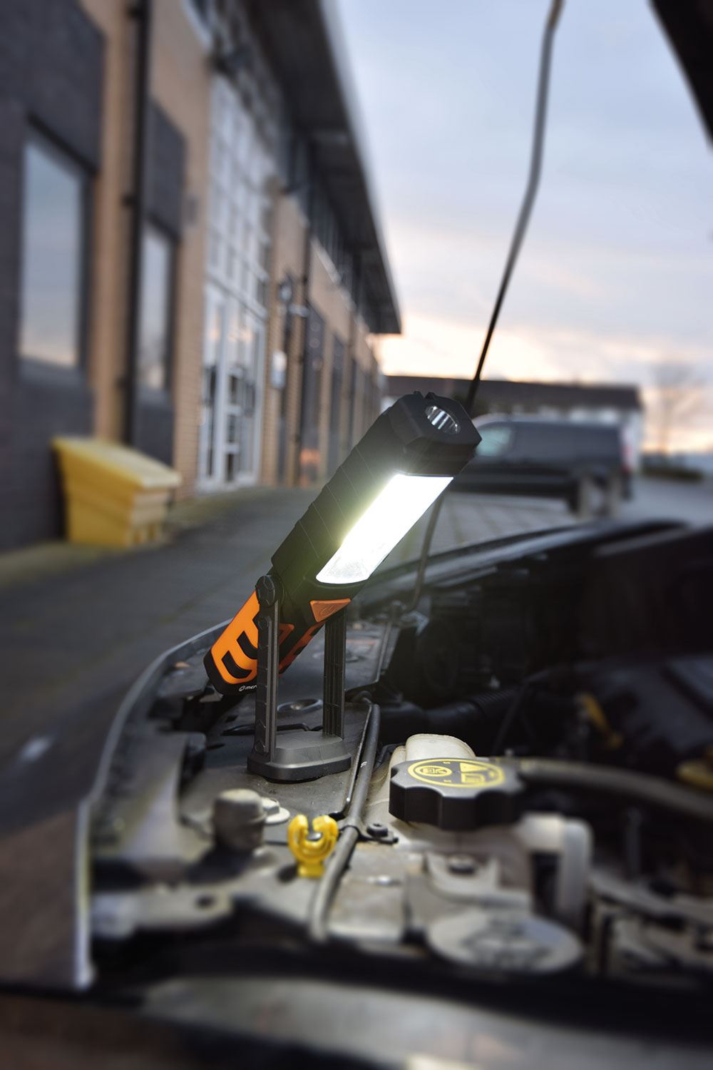 Lyyt | 3-in-1 Rechargeable Bright Worklight: 3W COB LEDs, Secondary LE