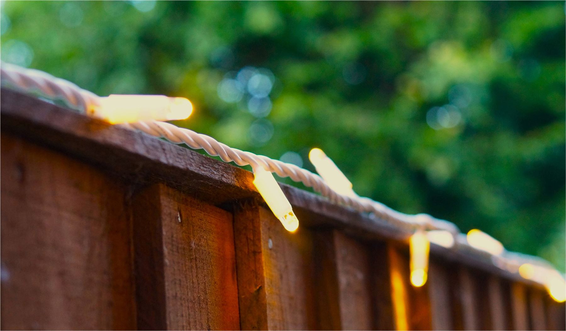 10m Easy-Connect Warm White 80 LED String Lights With Interconnectable White Rubber Cable