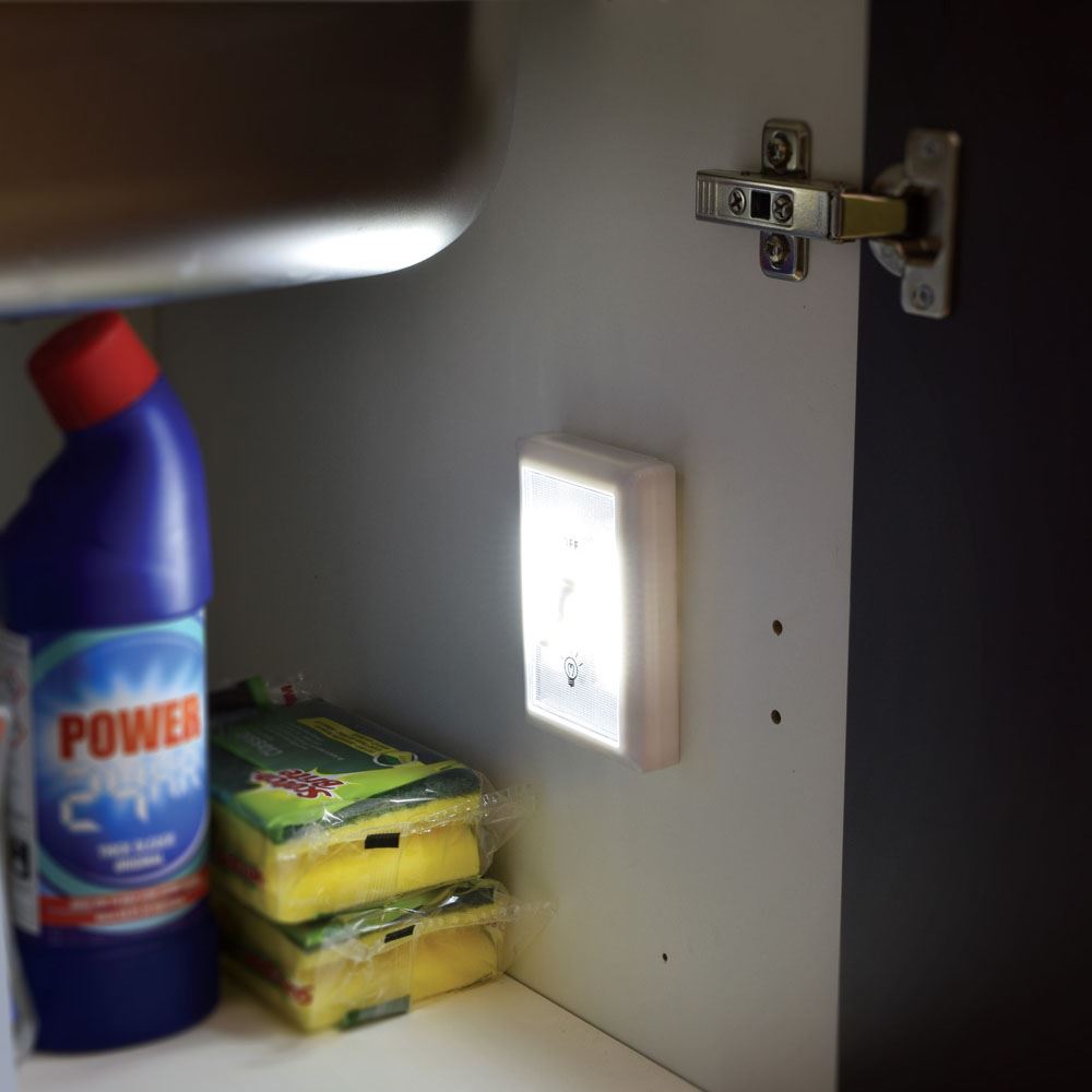 Super Bright Switch Light LED Wireless Stick Peel Magnetic | Battery Powered | Ideal for Garage / Shed / Cupboards