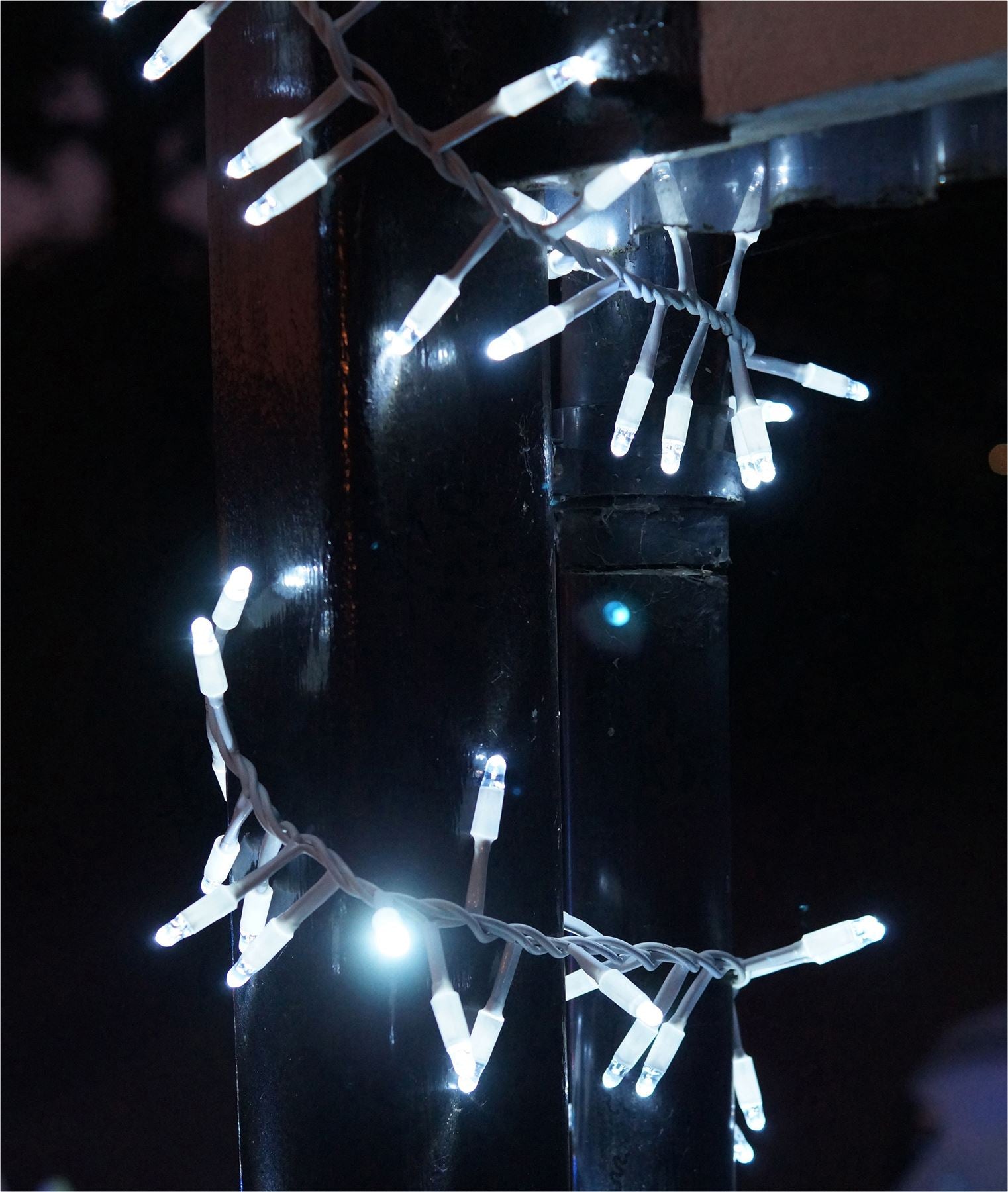 5m Easy-Connect Cool White 250 LED Cluster String Lights With Interconnectable White Rubber Cable