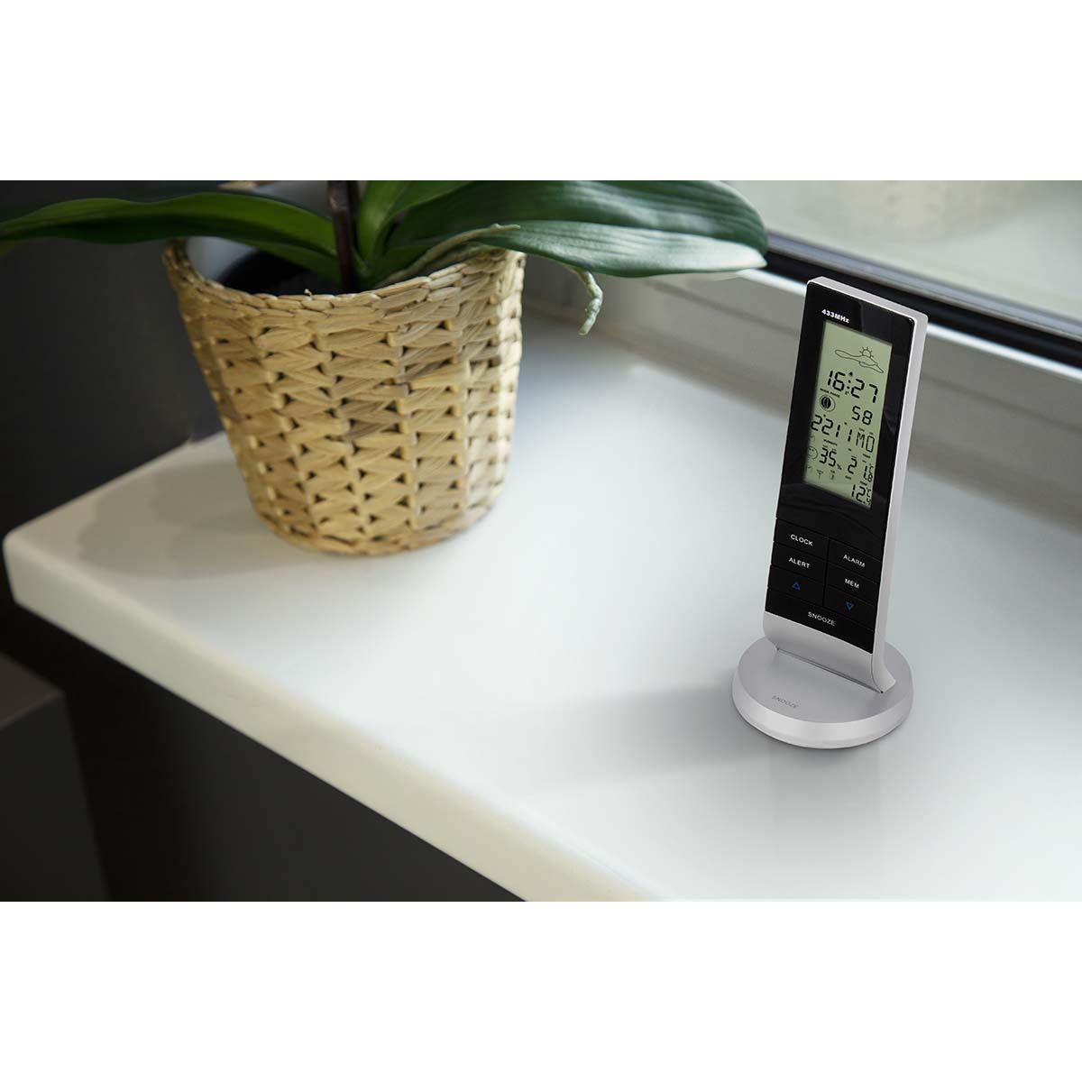 Alecto WS-1050 Indoor/Outdoor Wireless Weather Station, Temperature, Humidity, Moon Phase & More - Silver