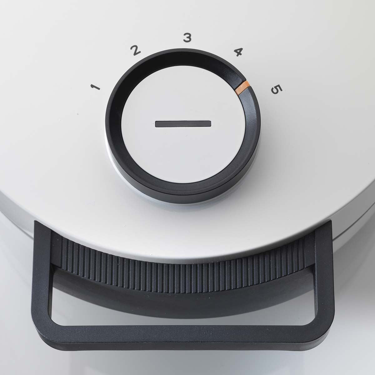 Trebs Waffle Maker Iron, Single Heart Shape Waffle Machine with Non Stick Plates & Adjustable Temperature Control, 1000W - White