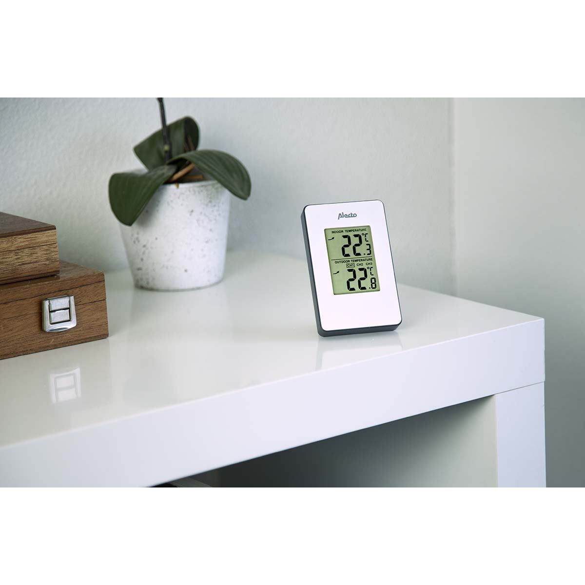 Alecto WS-1050 Weather Station - Indoor Outdoor Thermometer, Wireless Sensor, Min Max Display, Battery Powered, Wall Mountable