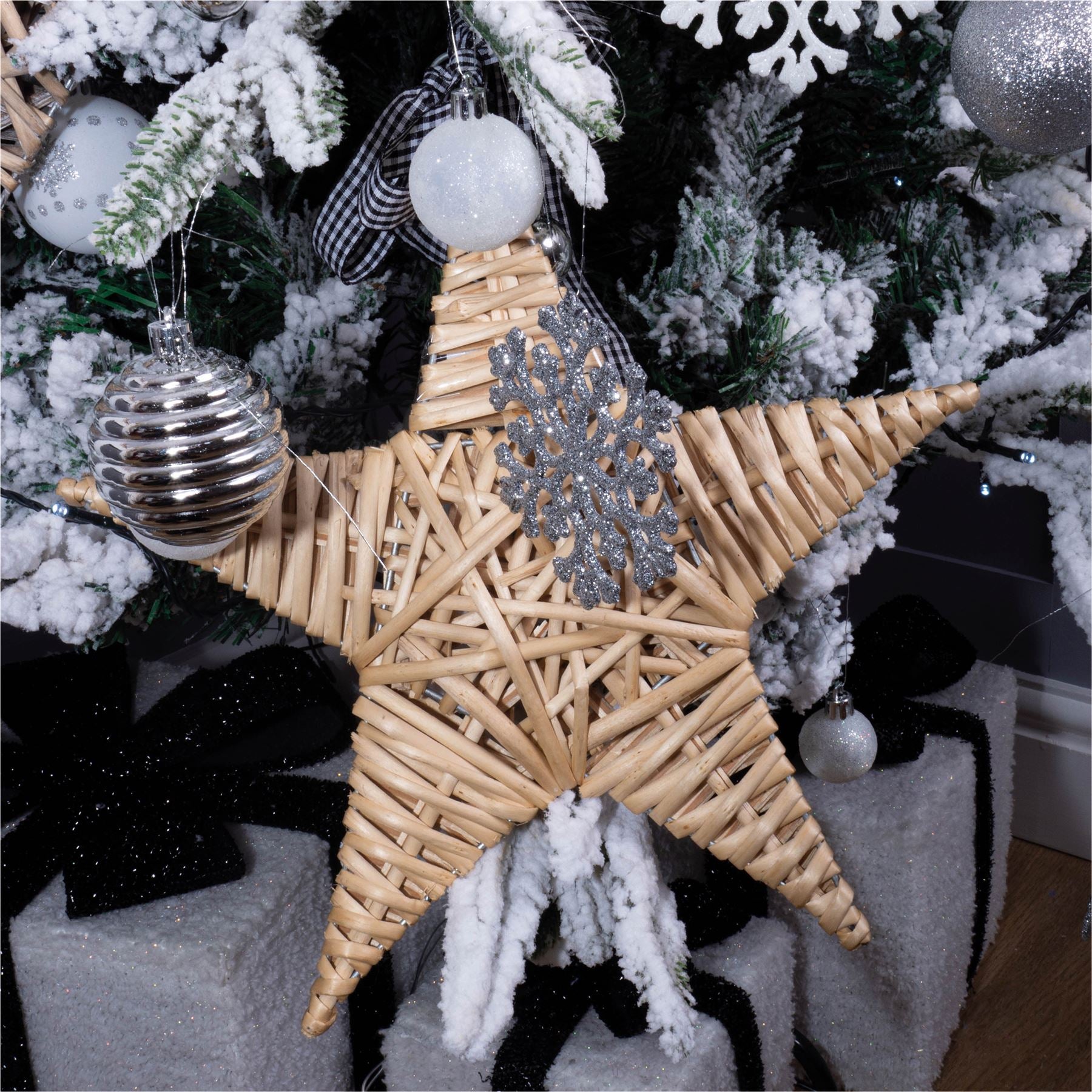 Natural Woven Wicker Christmas Star Wall Hanging Decoration