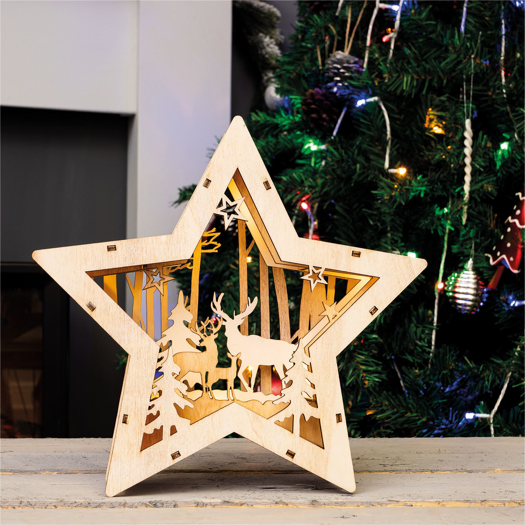 Wooden Light Up LED Christmas Star Reindeer Forest Scene Battery Powered
