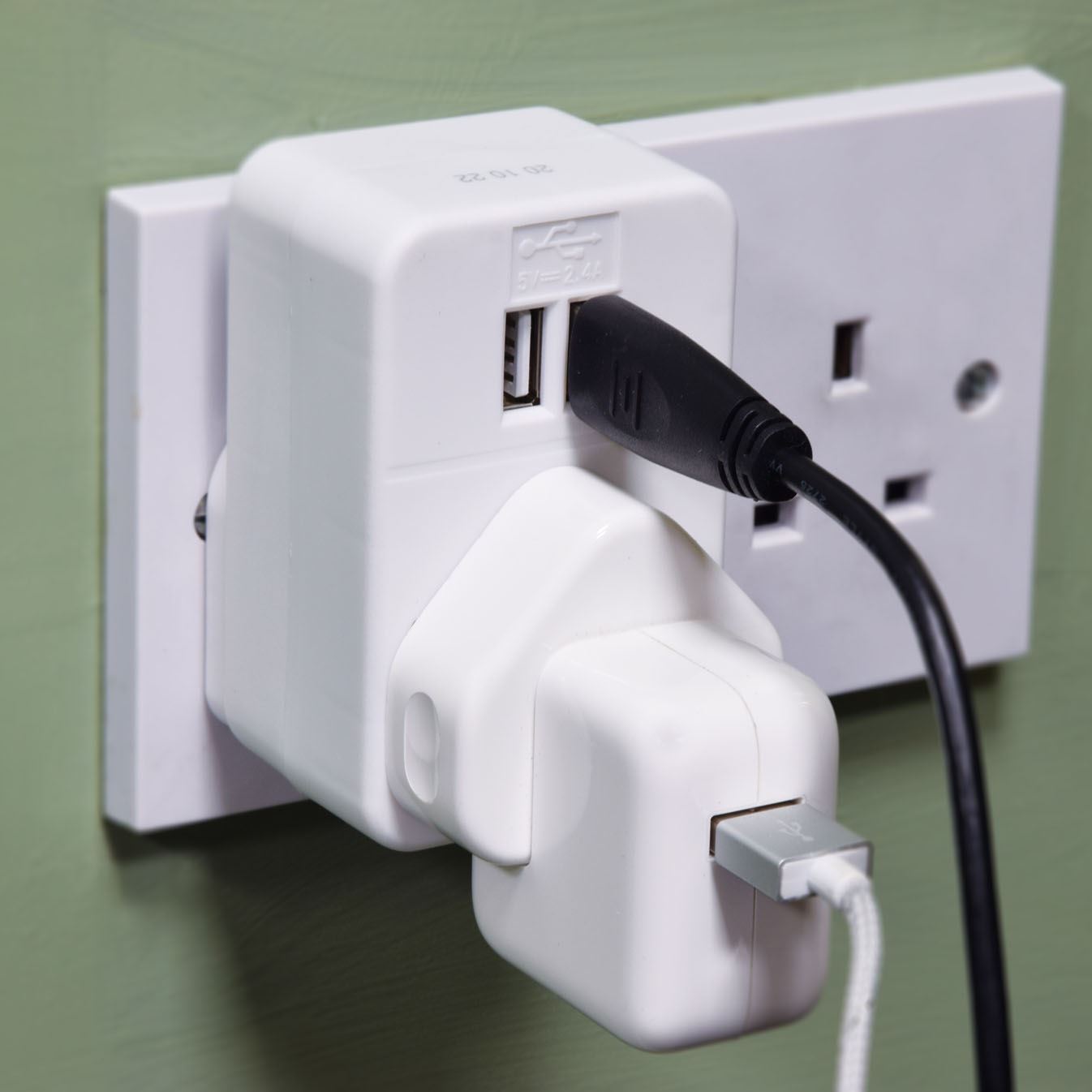 Mercury Plug Through UK Mains Charger with Dual USB Ports 2.4A for Smartphone / Tablet