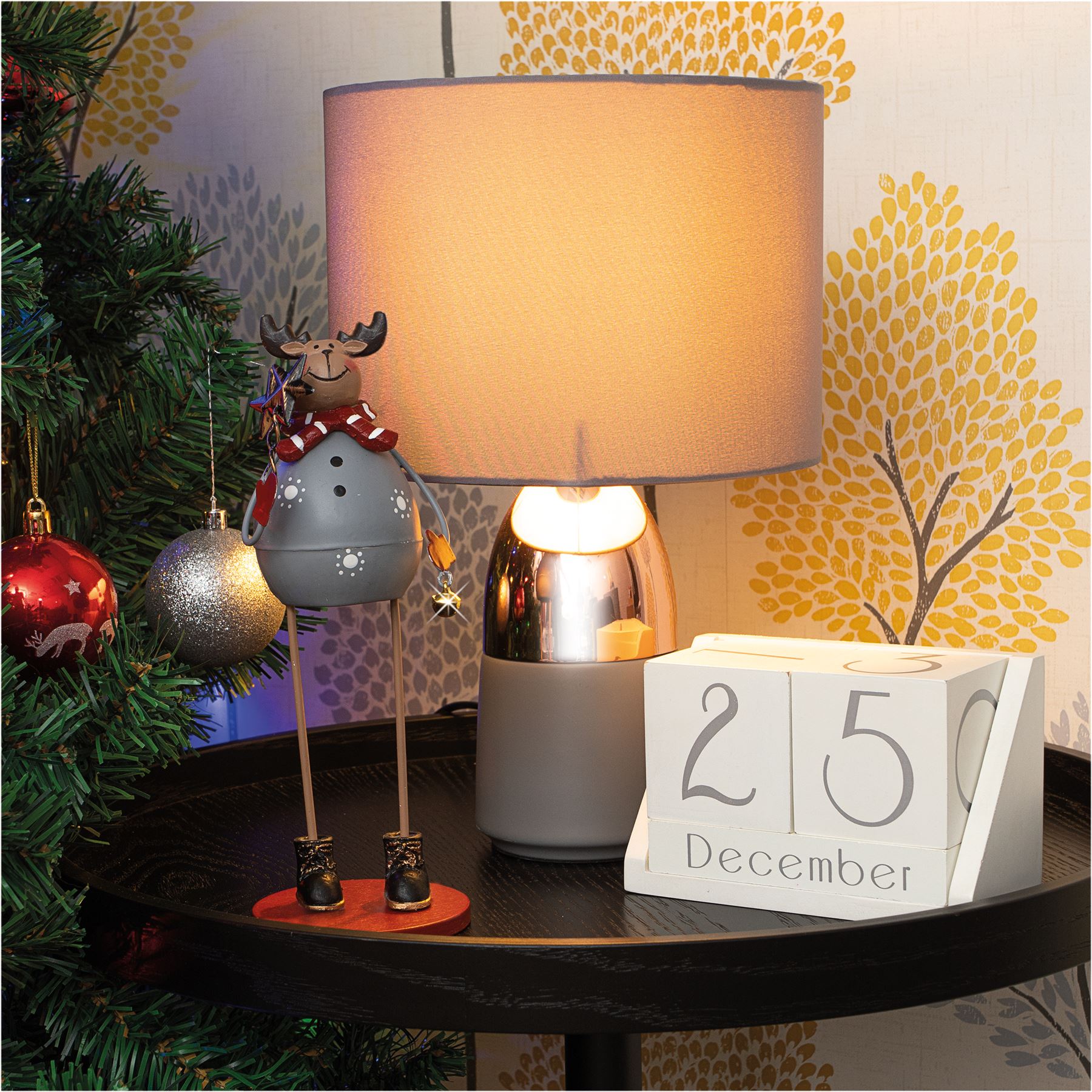 Reindeer Standing 22cm Metal Christmas Decoration Ornament