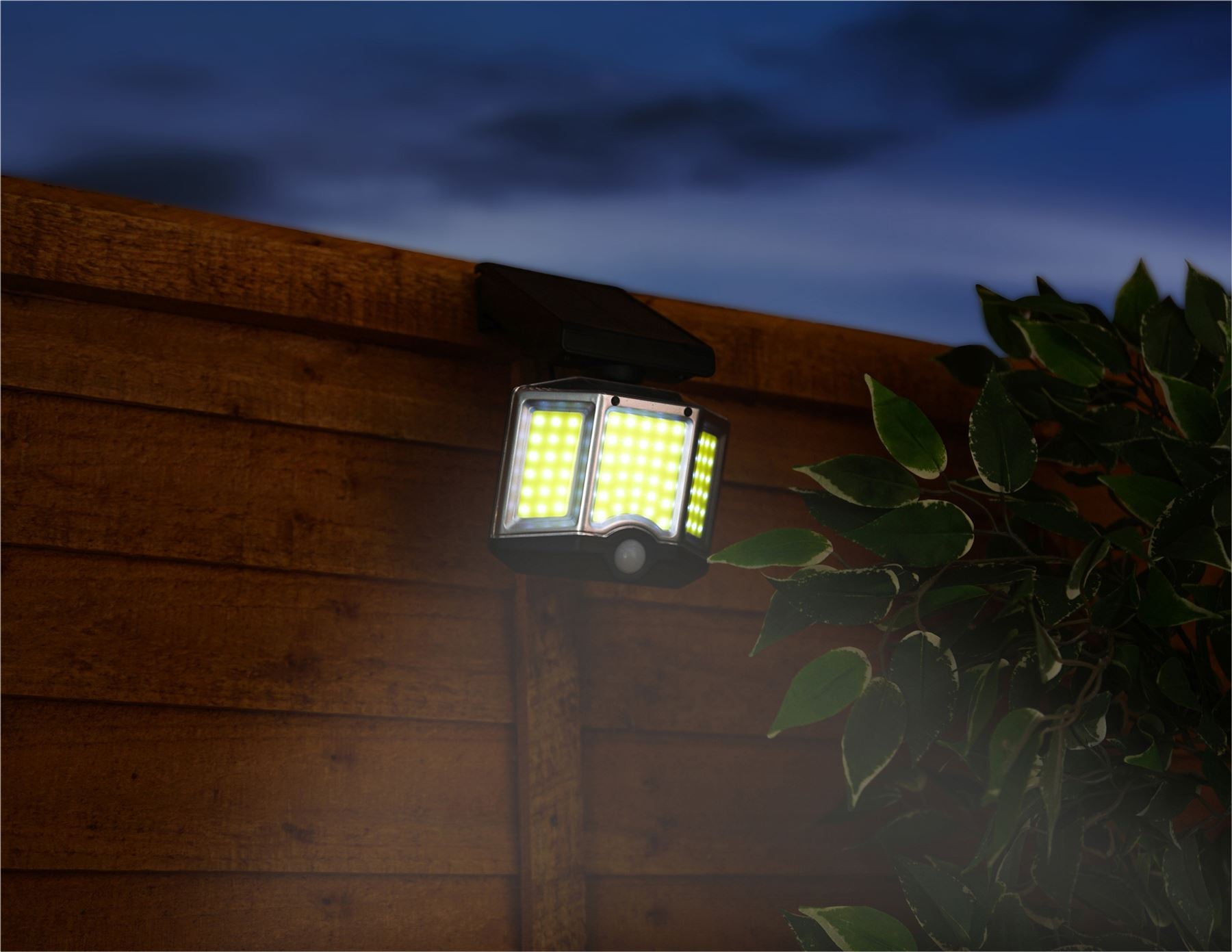 LED Solar Security Wall Light with Remote Control, Dusk/Dawn Mode and PIR Motion Sensor