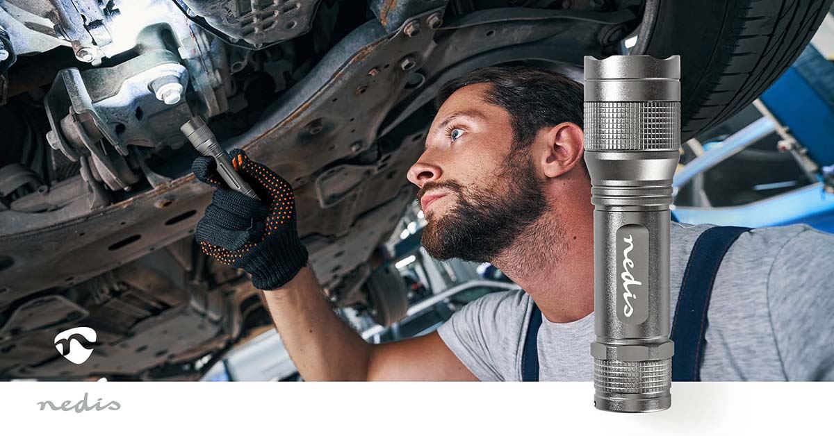 Nedis LED Torch | Battery Powered | 4.5 V DC | 5 W | 3x AAA/LR03 | Rated luminous flux: 330 lm | Light range: 200 m | Beam angle: 48 °