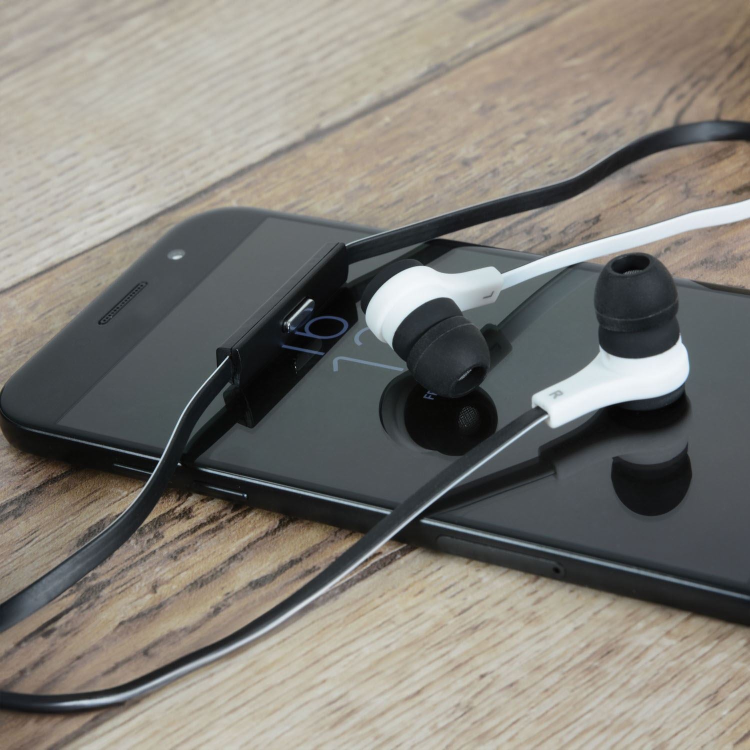 Av:link  Rubber Earphones with Mic Black & White