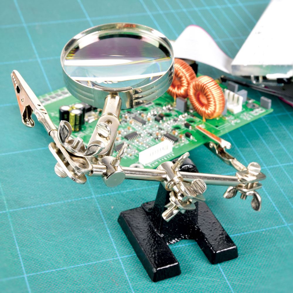 Duratool Third Hand with Magnifier, Helping Hand Tool with Adjustable Joints, 2 x Crocodile Clips, and 60mm Magnifying Glass Lens for Solde...