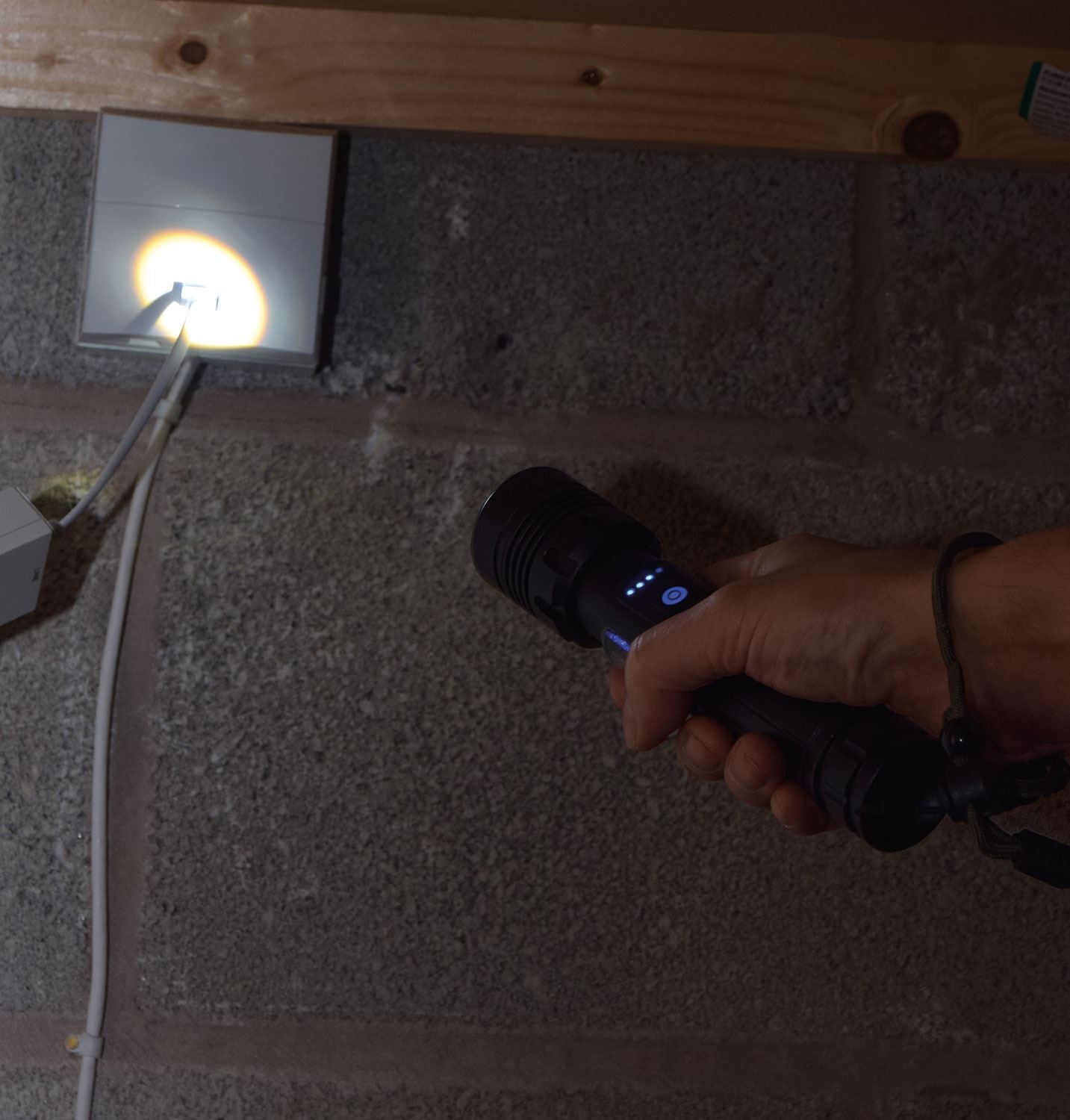 Mercury Mercury | Flashlight COB LED Rugged 7-Mode & Emergency Lamp with USB Rechargeable 5000mAh Powerbank, Telescopic Zoom, and Water-Resistant Metal Body – Ideal for Camping, Hiking, and Emergency Use