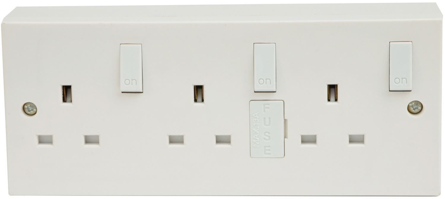Mercury 3 Gang Switched Fused Mains Outlet 13 Amp Wall Plug Socket C/W Surface Back Box